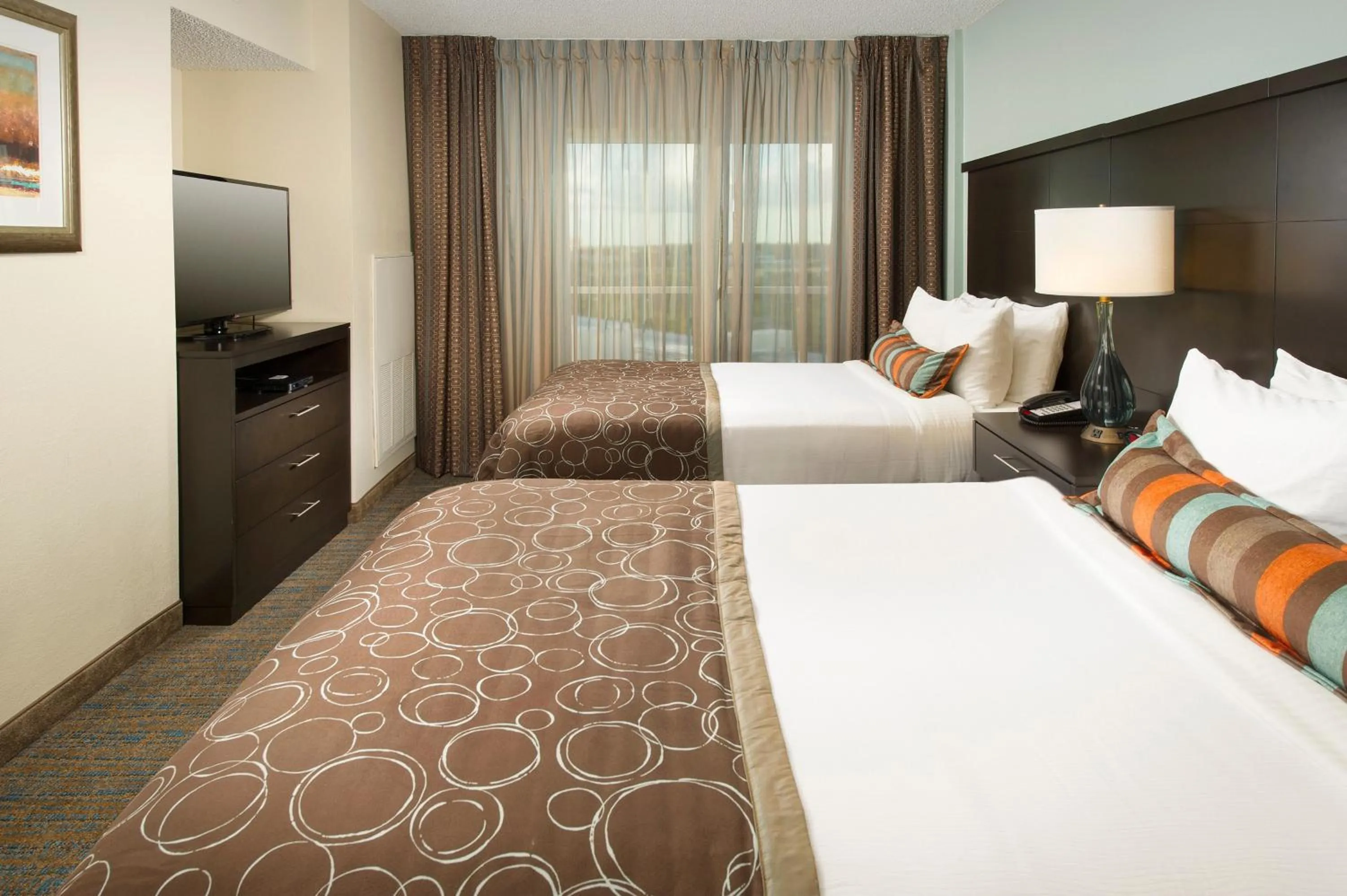 Photo of the whole room, Bed in Staybridge Suites Irving Las Colinas by IHG