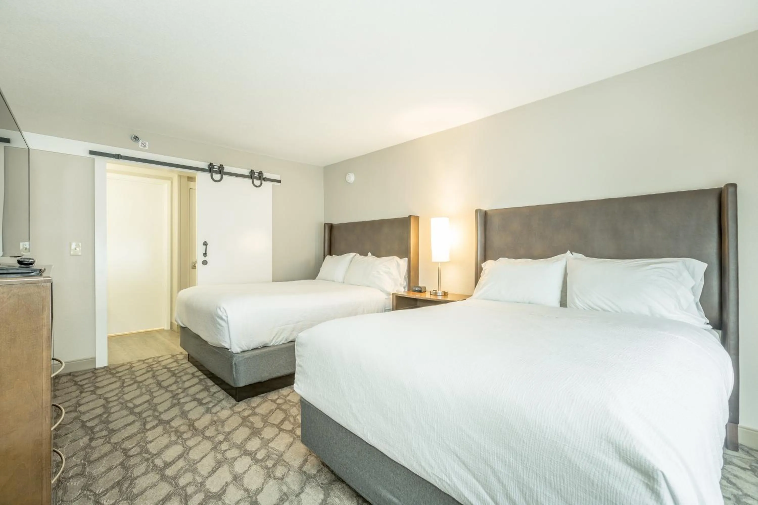Photo of the whole room, Bed in Holiday Inn Hotel and Suites Peachtree City by IHG