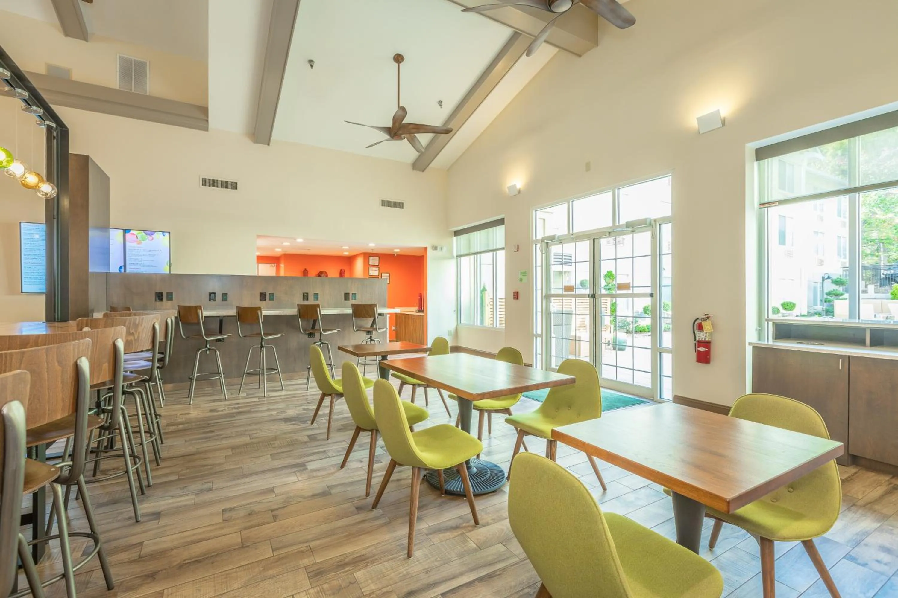 Restaurant/places to eat in Holiday Inn Hotel and Suites Peachtree City by IHG