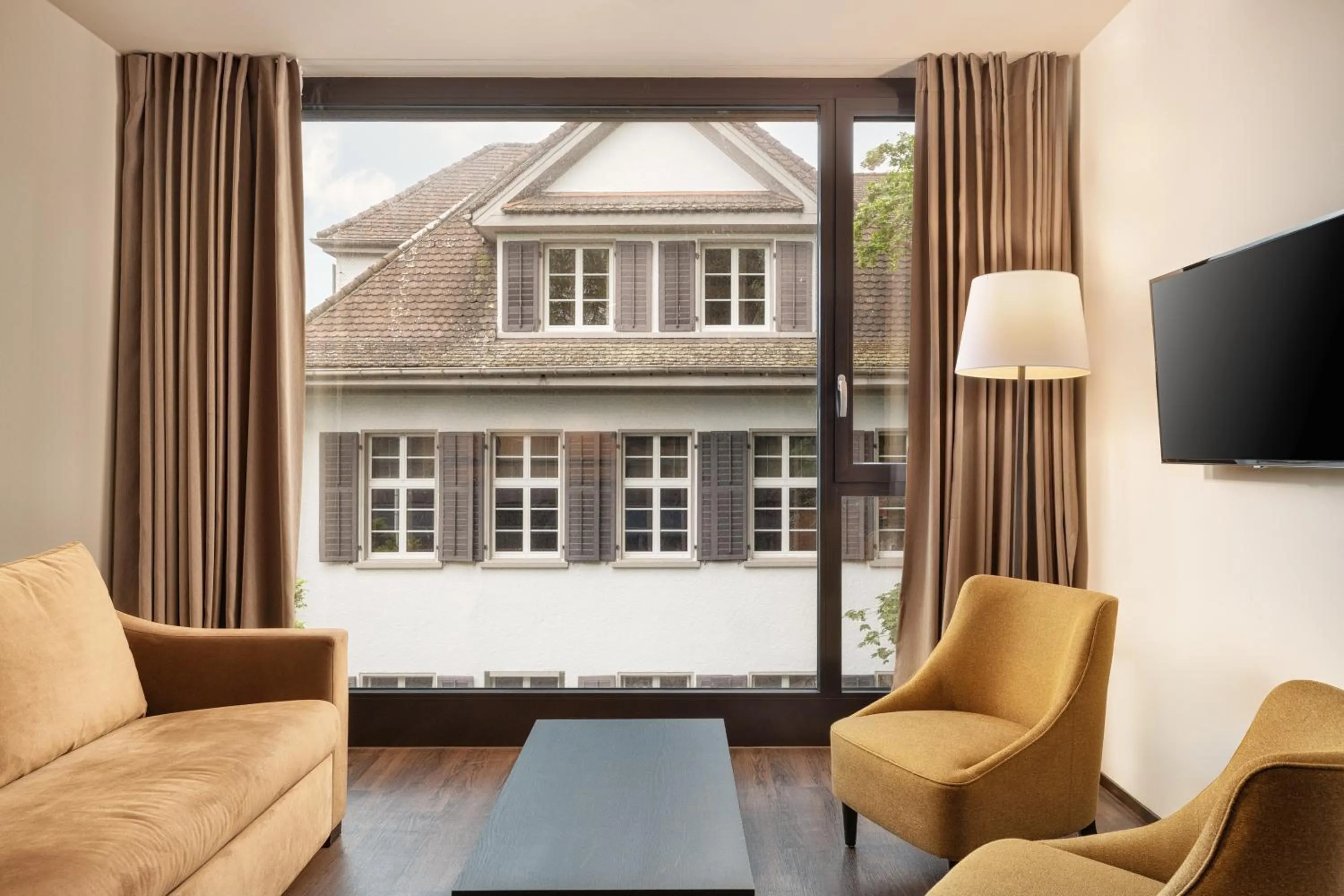 TV and multimedia in b-smart hotel Widnau