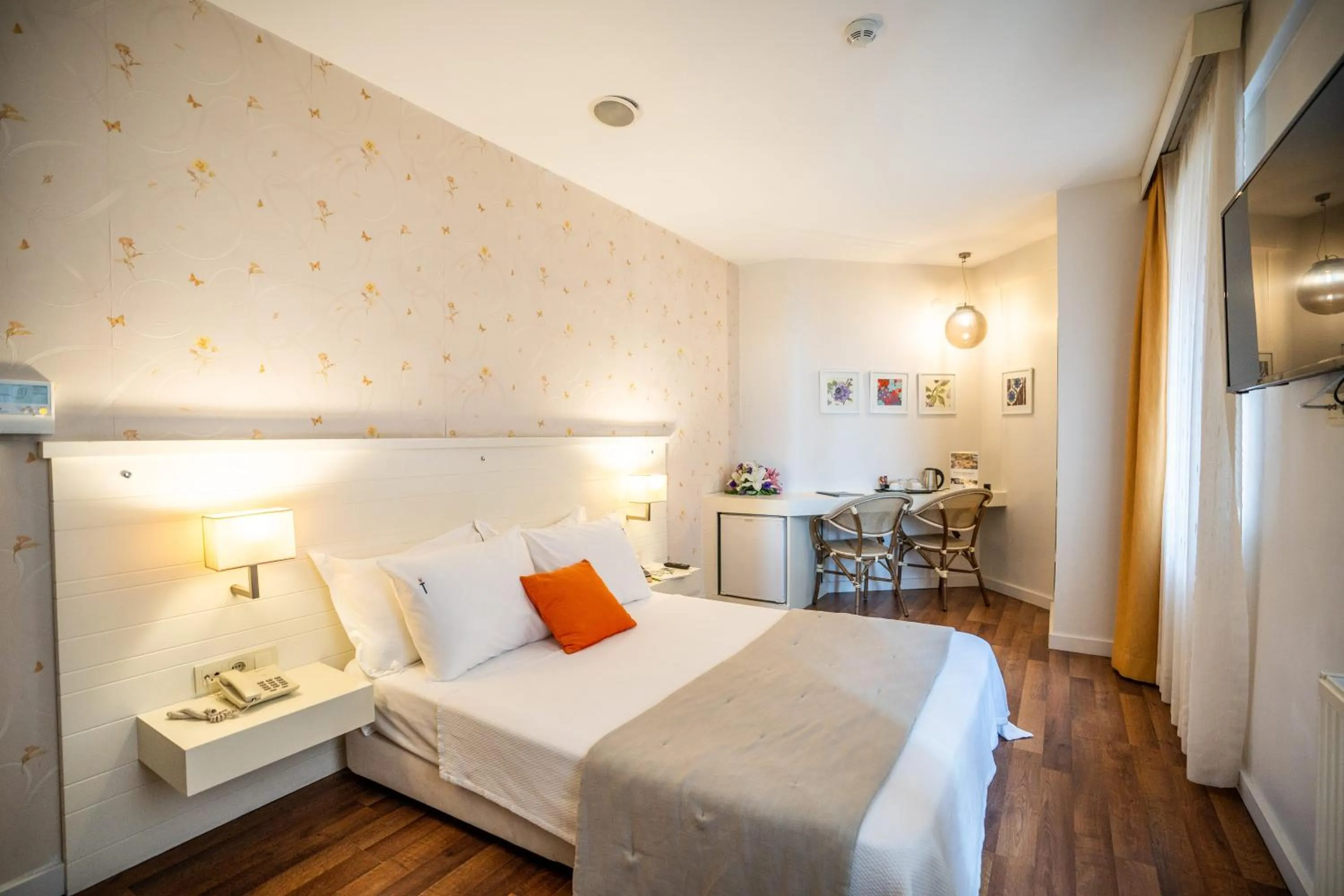 Bedroom, Bed in Tiara Buyukada