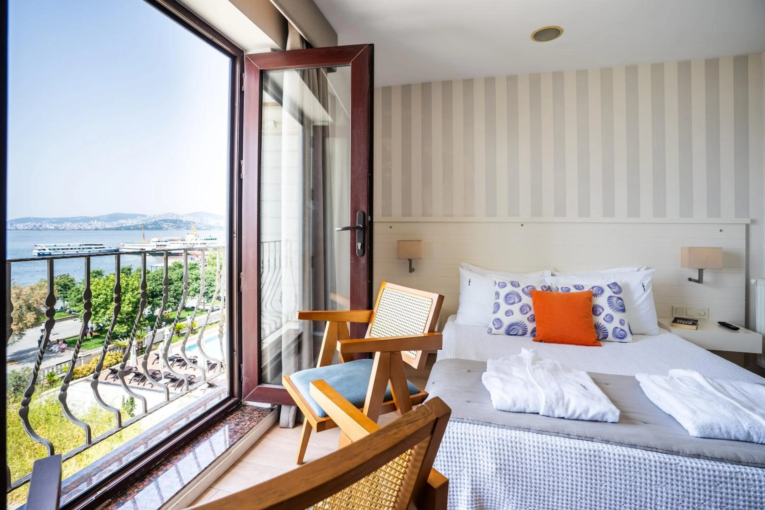 View (from property/room), Bed in Tiara Buyukada