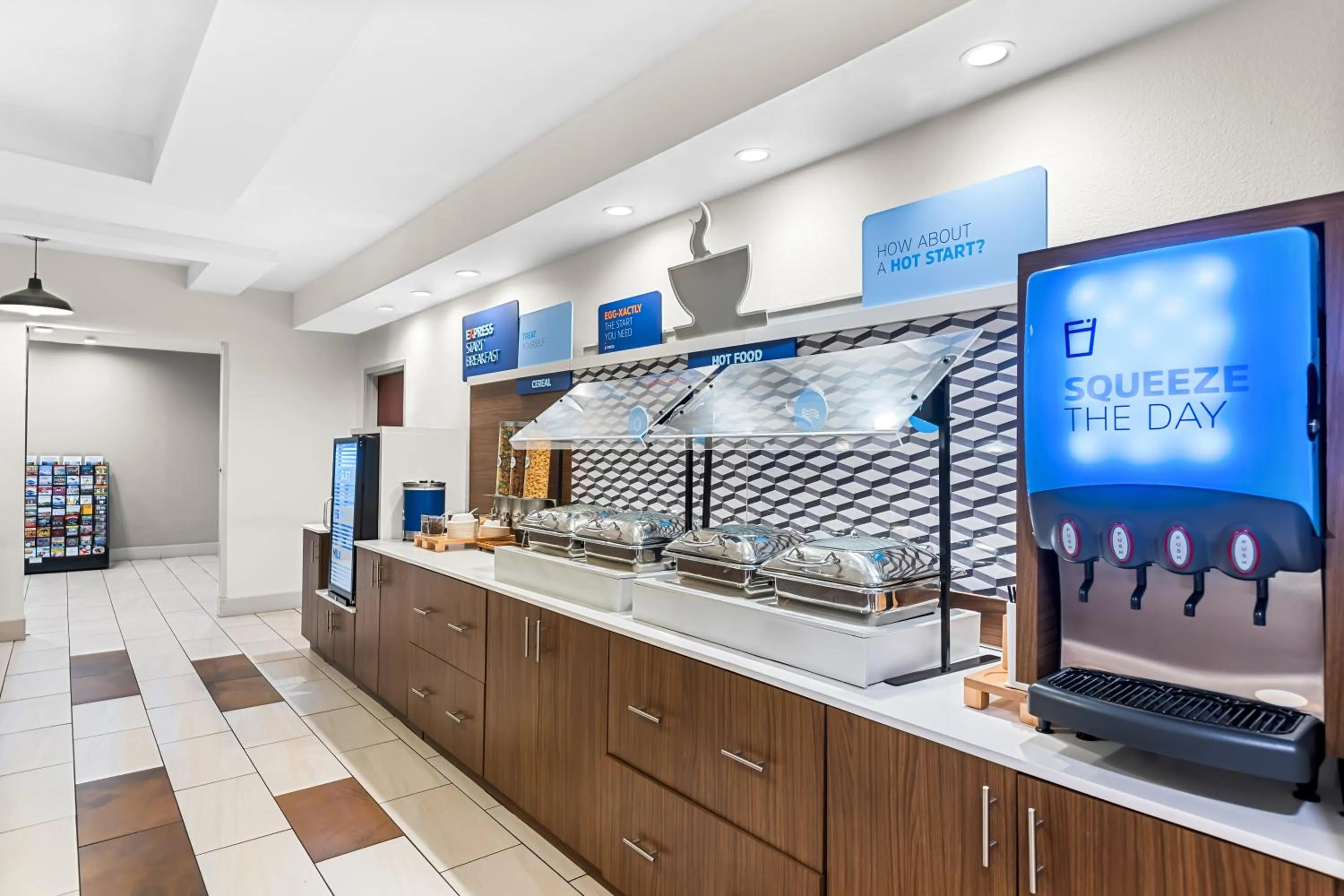 Buffet breakfast in Holiday Inn Express Hotel & Suites Savannah Midtown by IHG