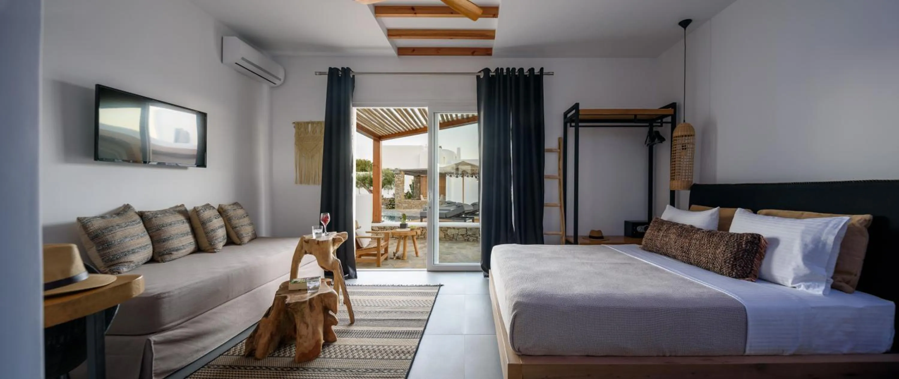 Photo of the whole room, Bed in Olive Mykonos Villas