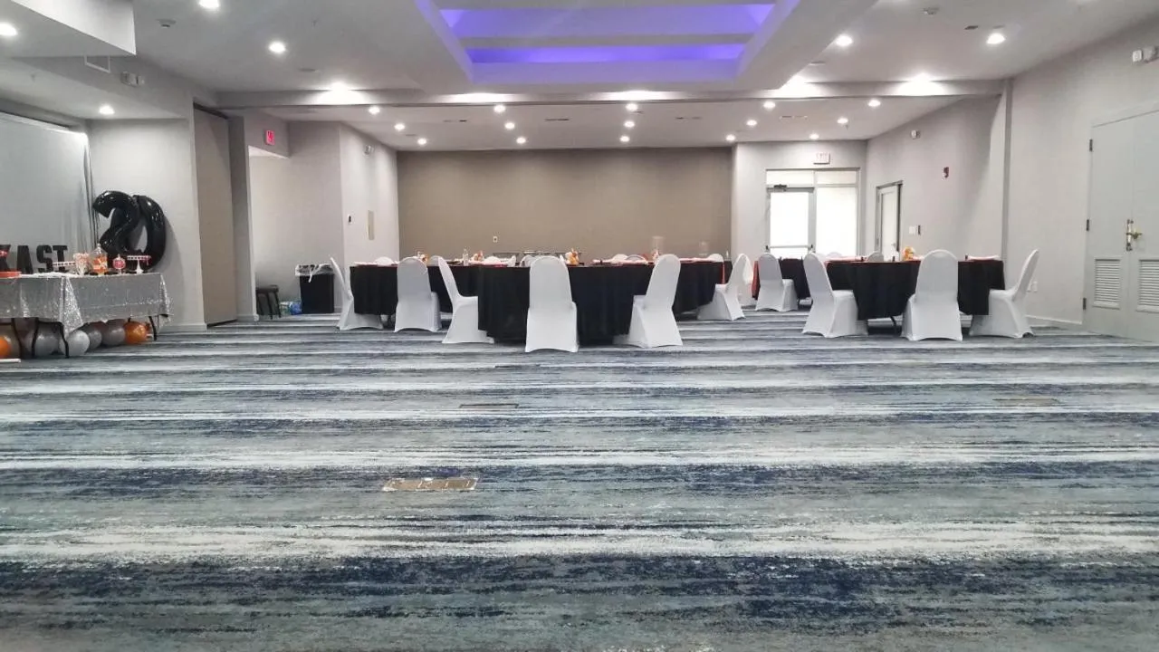 Business facilities in Pace Hotel Addison