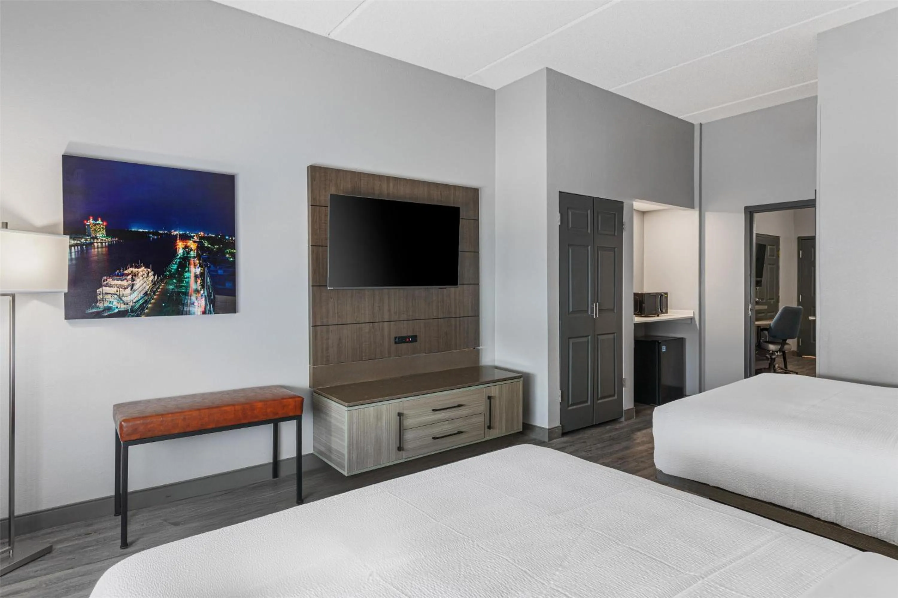 Bedroom, Bed in Best Western Plus Savannah Gateway