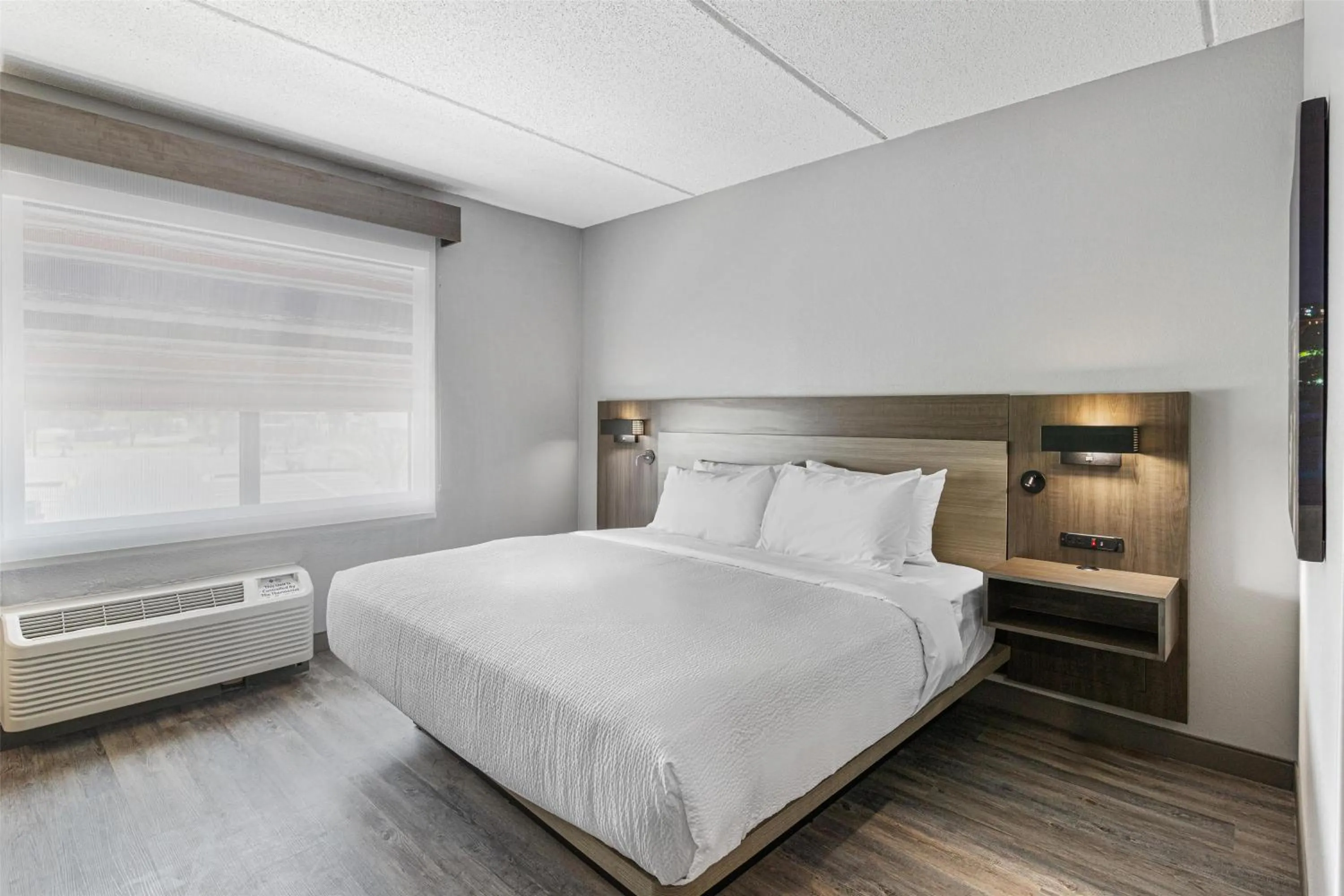 Bedroom, Bed in Best Western Plus Savannah Gateway