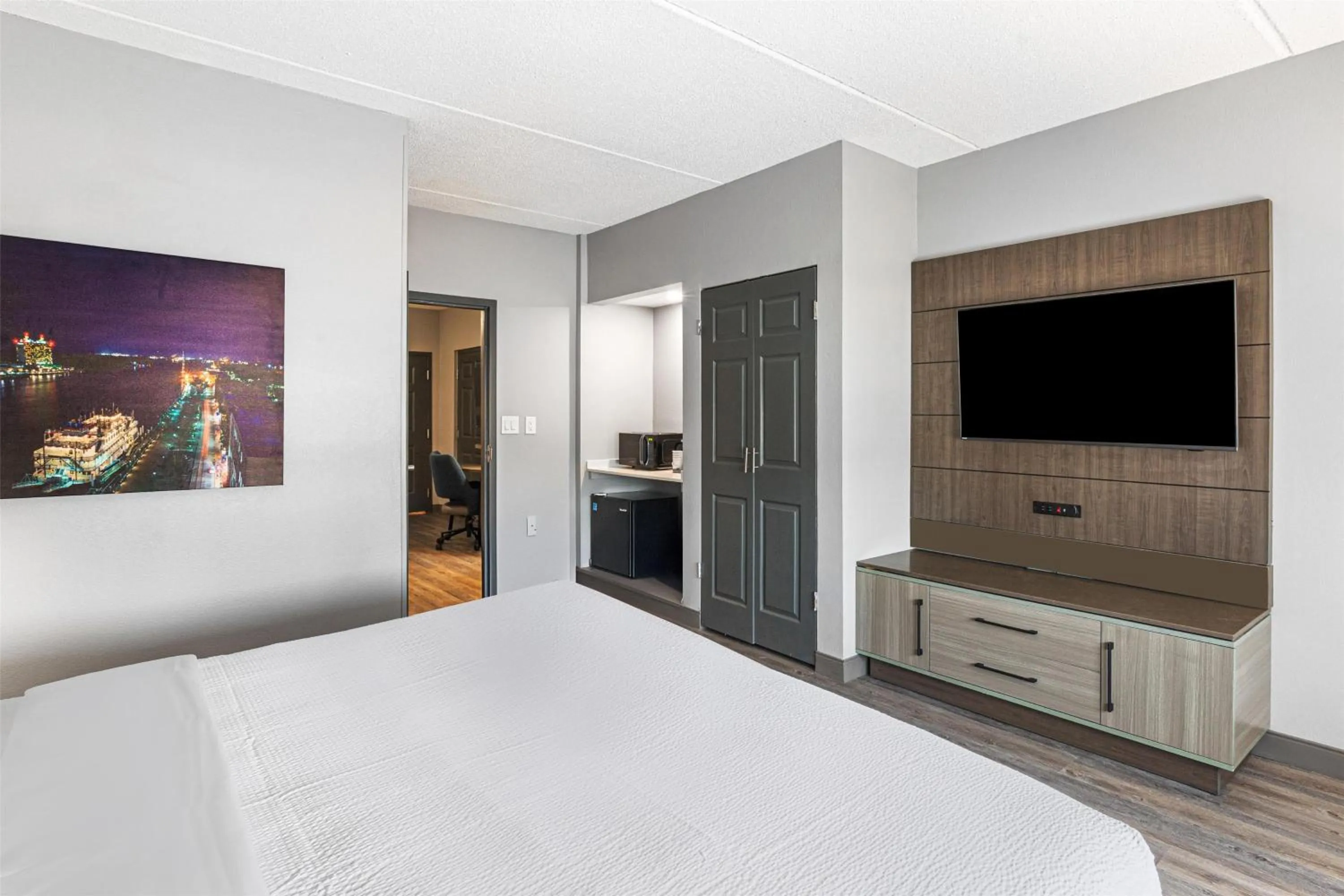 Bedroom, Bed in Best Western Plus Savannah Gateway