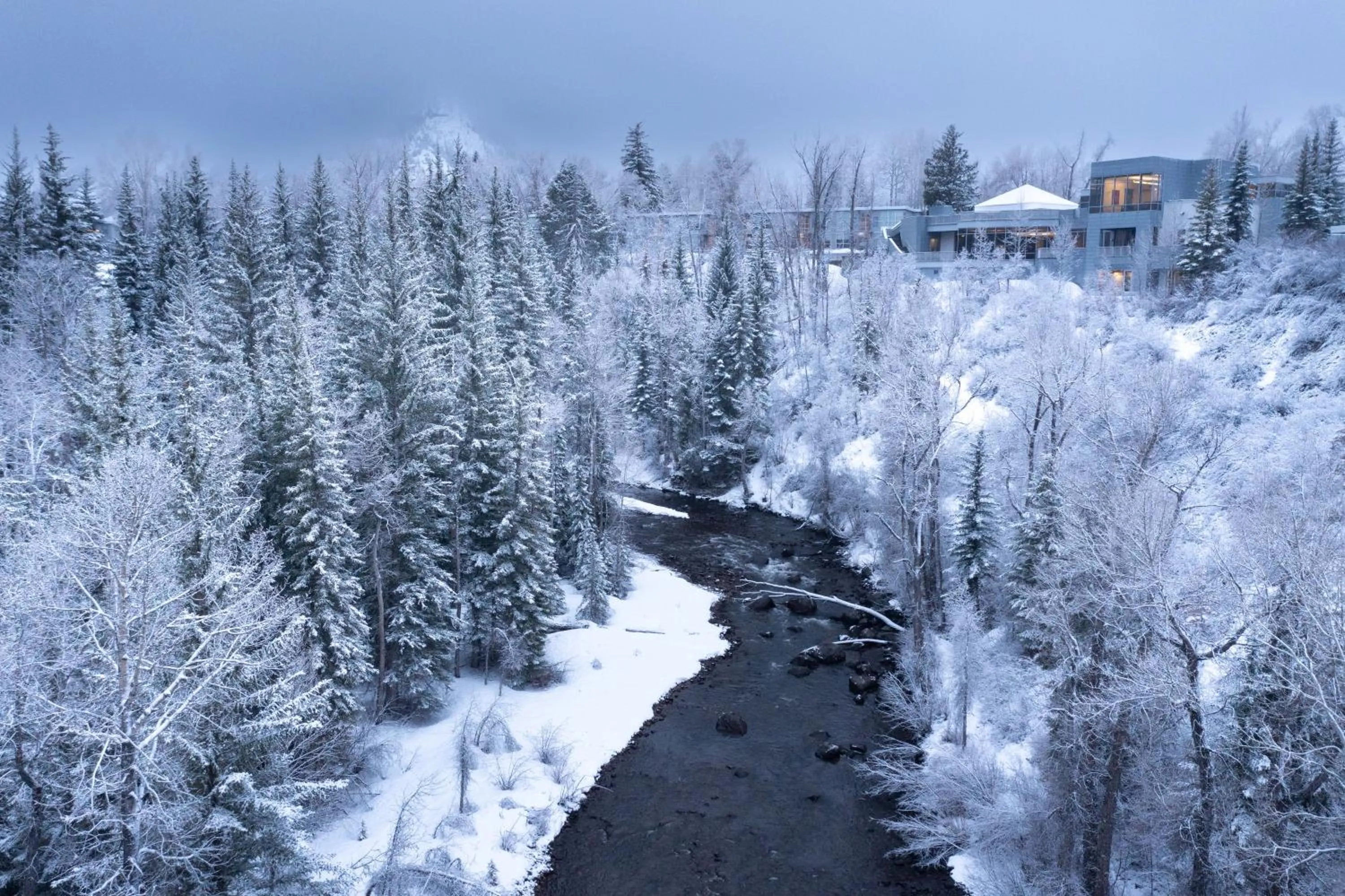 Property building in Aspen Meadows Resort