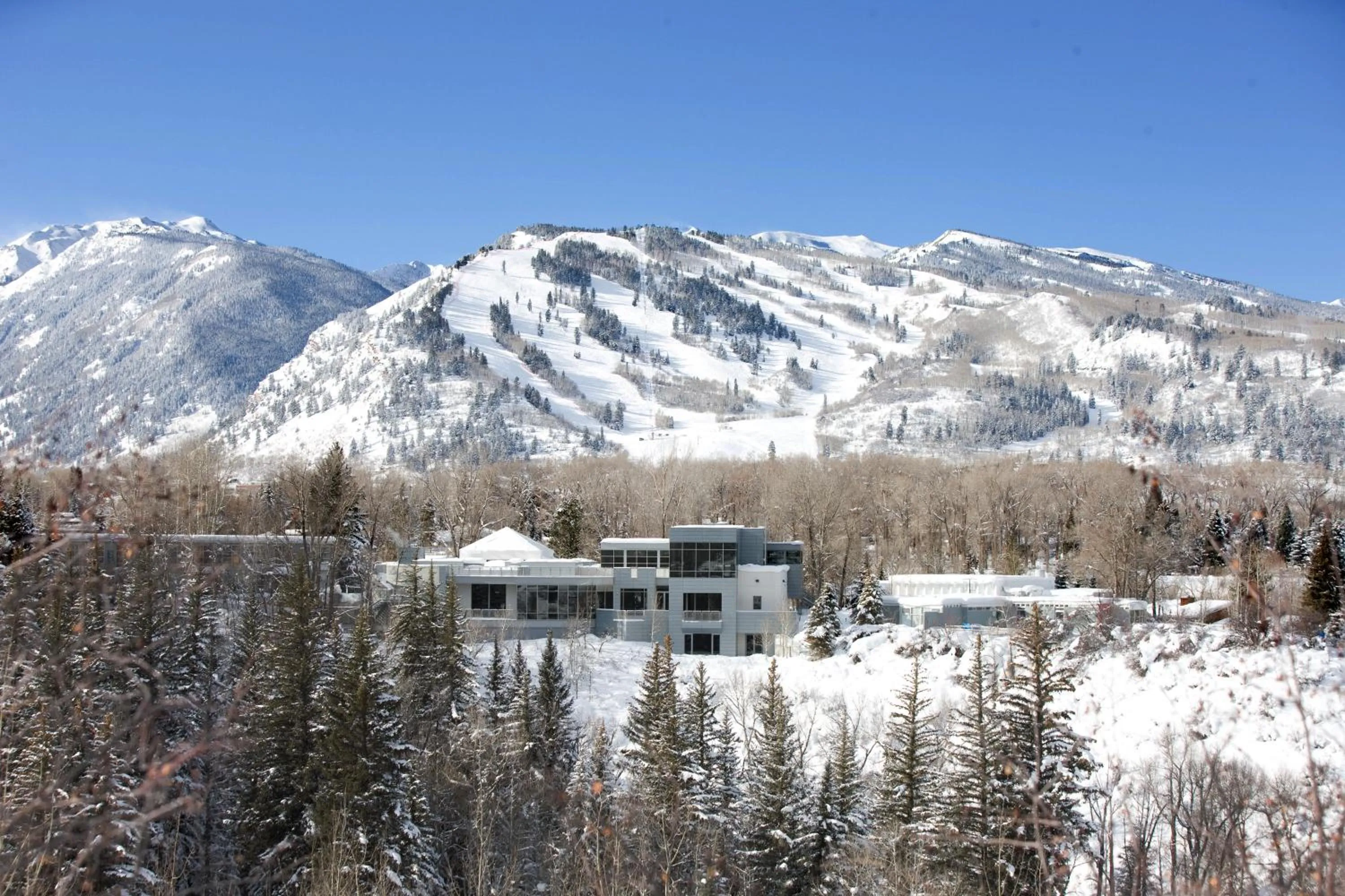 Property building in Aspen Meadows Resort