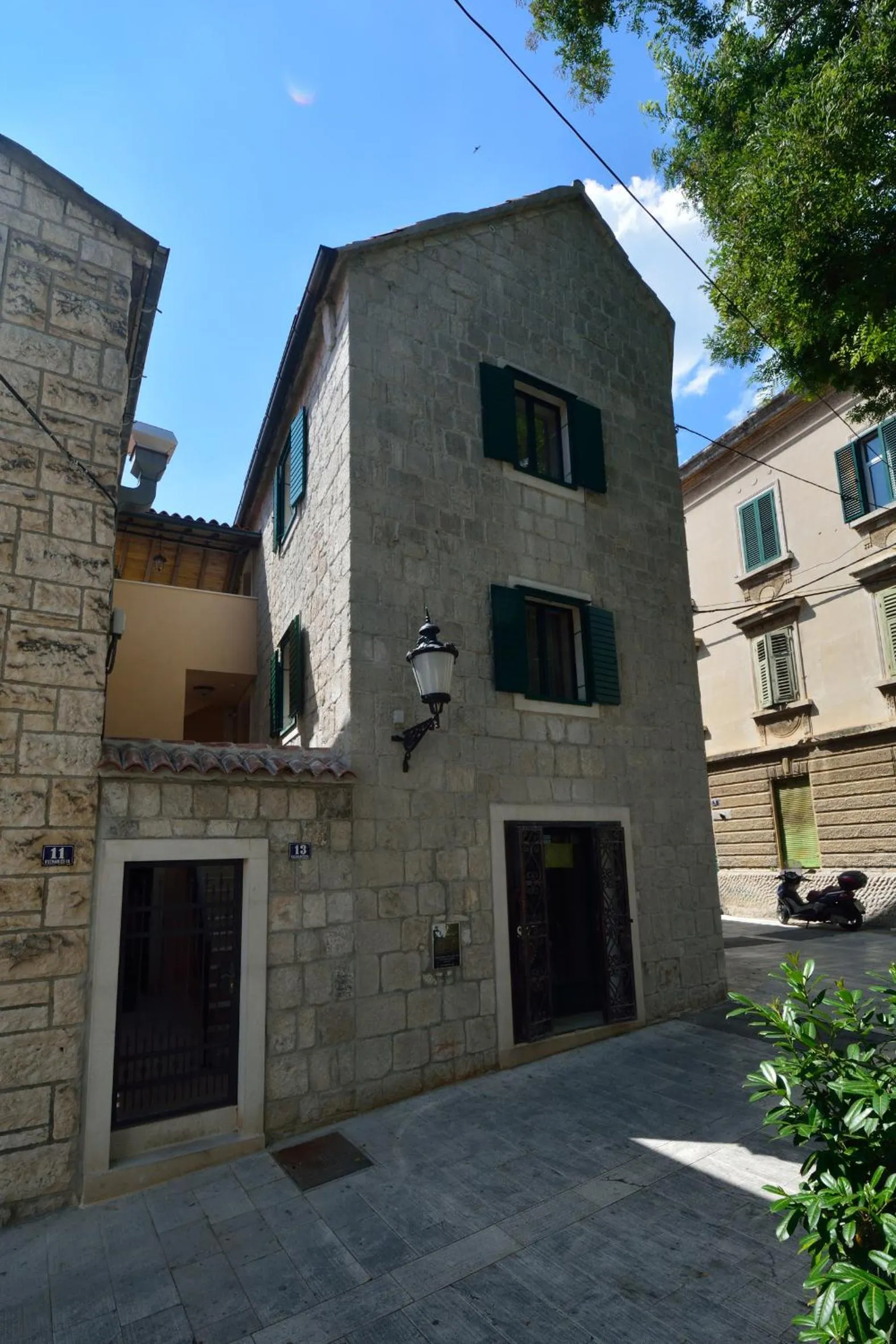 Property building in Villa Desideria