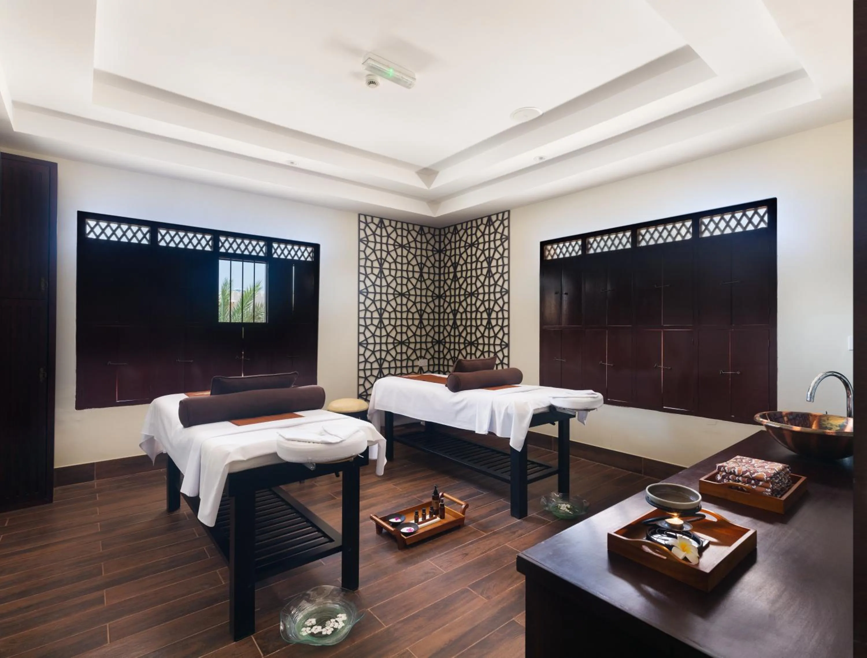 Massage, Bed in Desert Nights Resort