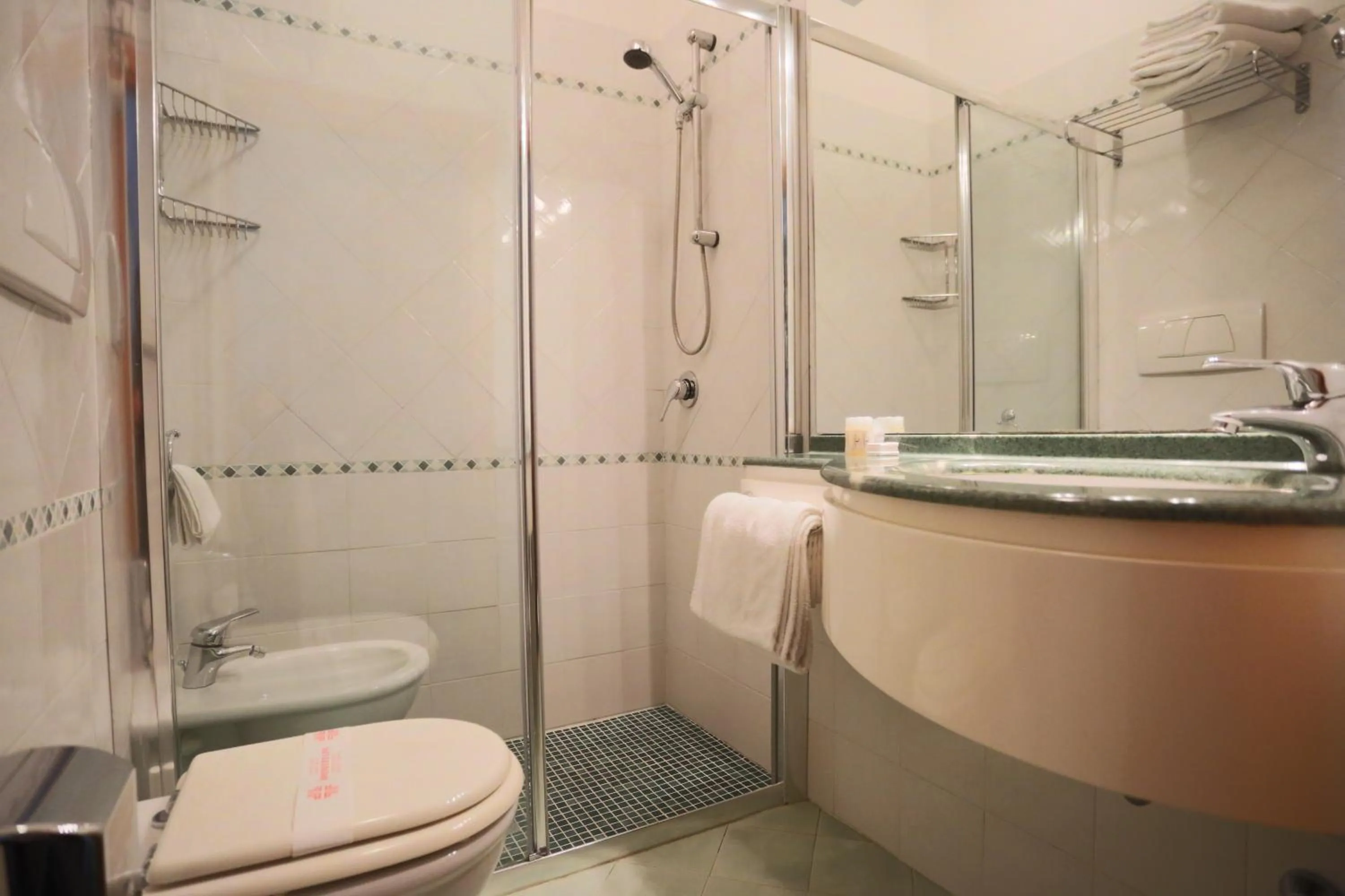 Shower in Hotel Caribia Pinarella