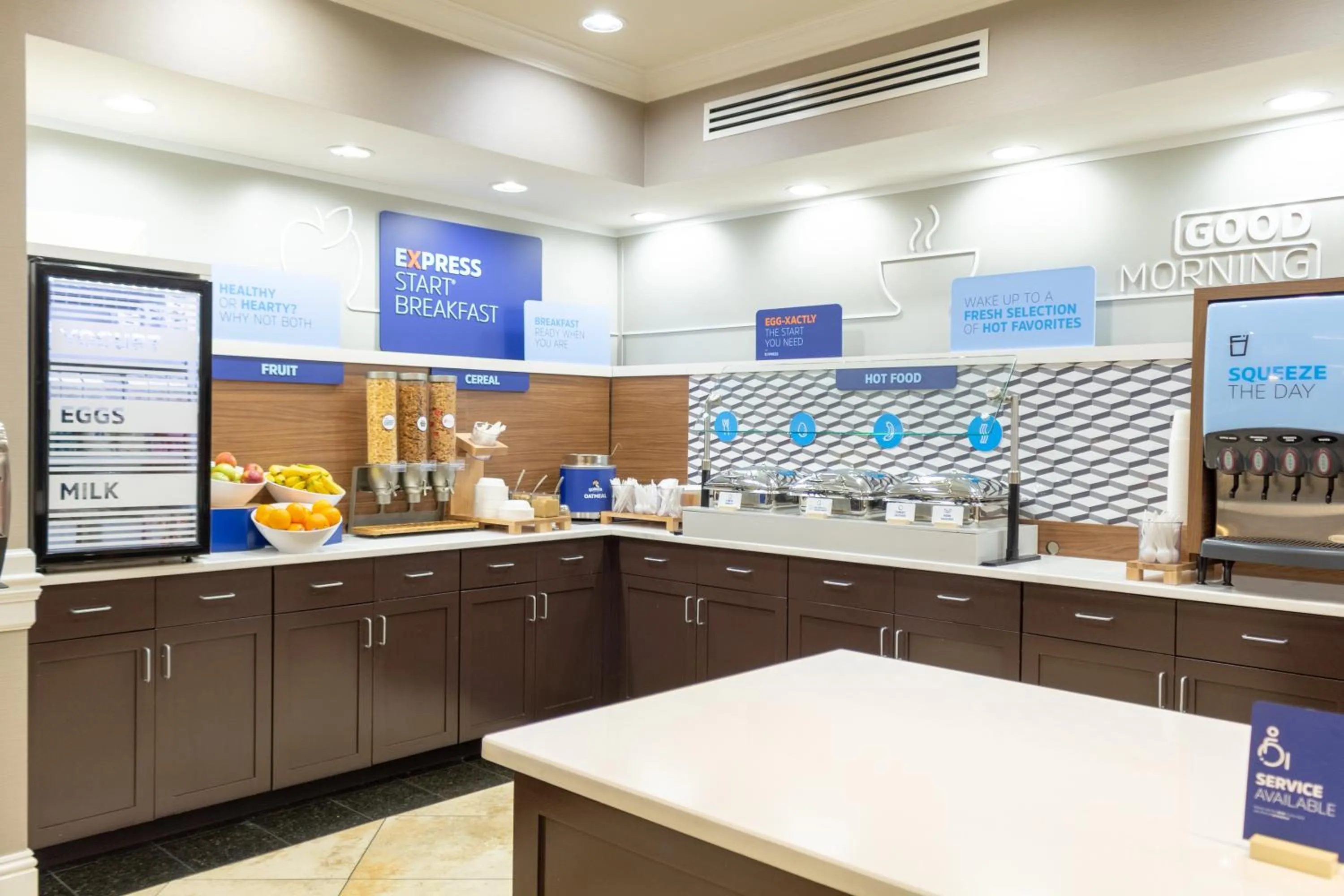 Restaurant/places to eat in Holiday Inn Express Savannah - Historic District