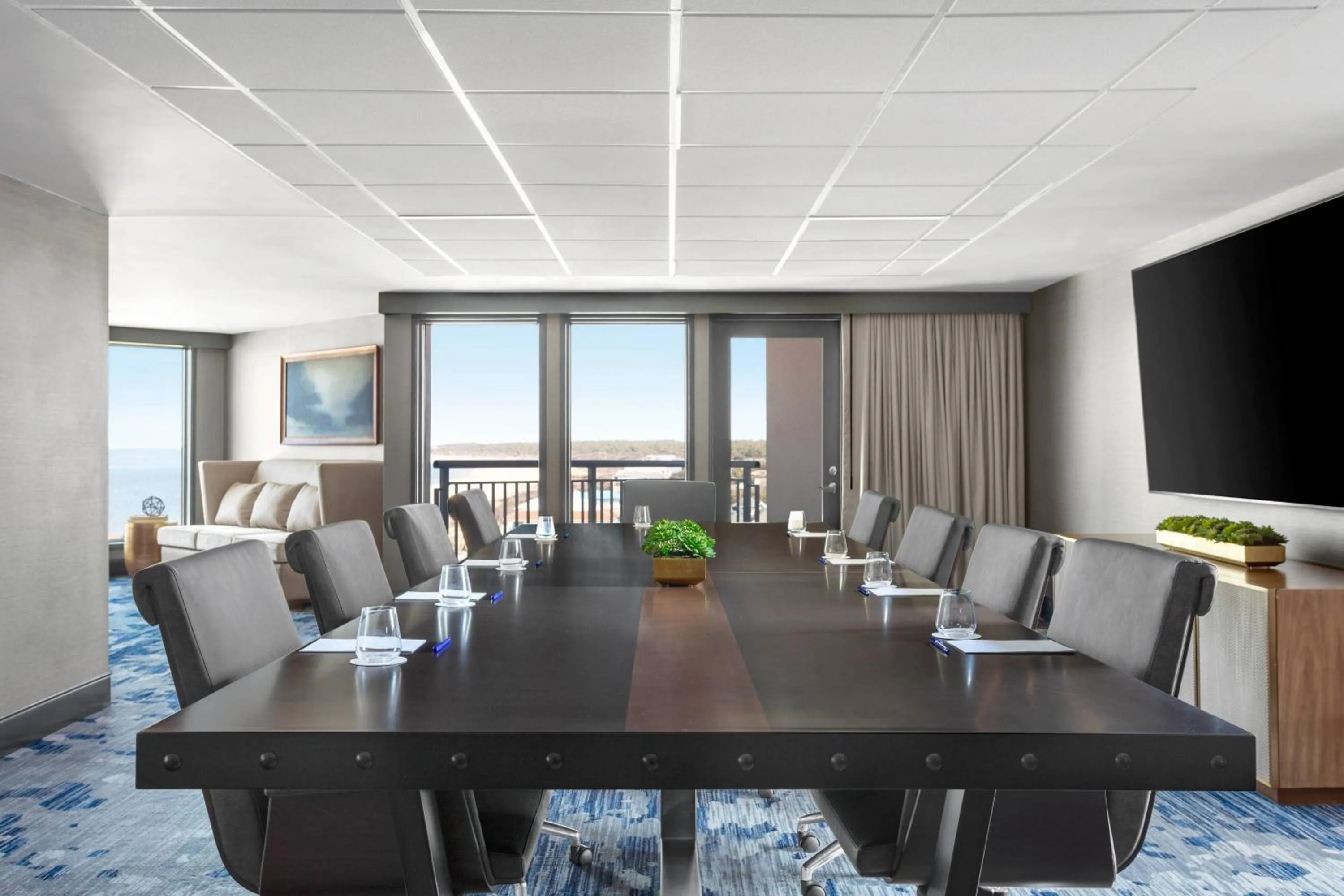 Meeting/conference room in Delta Hotels by Marriott™ Virginia Beach Waterfront Suites