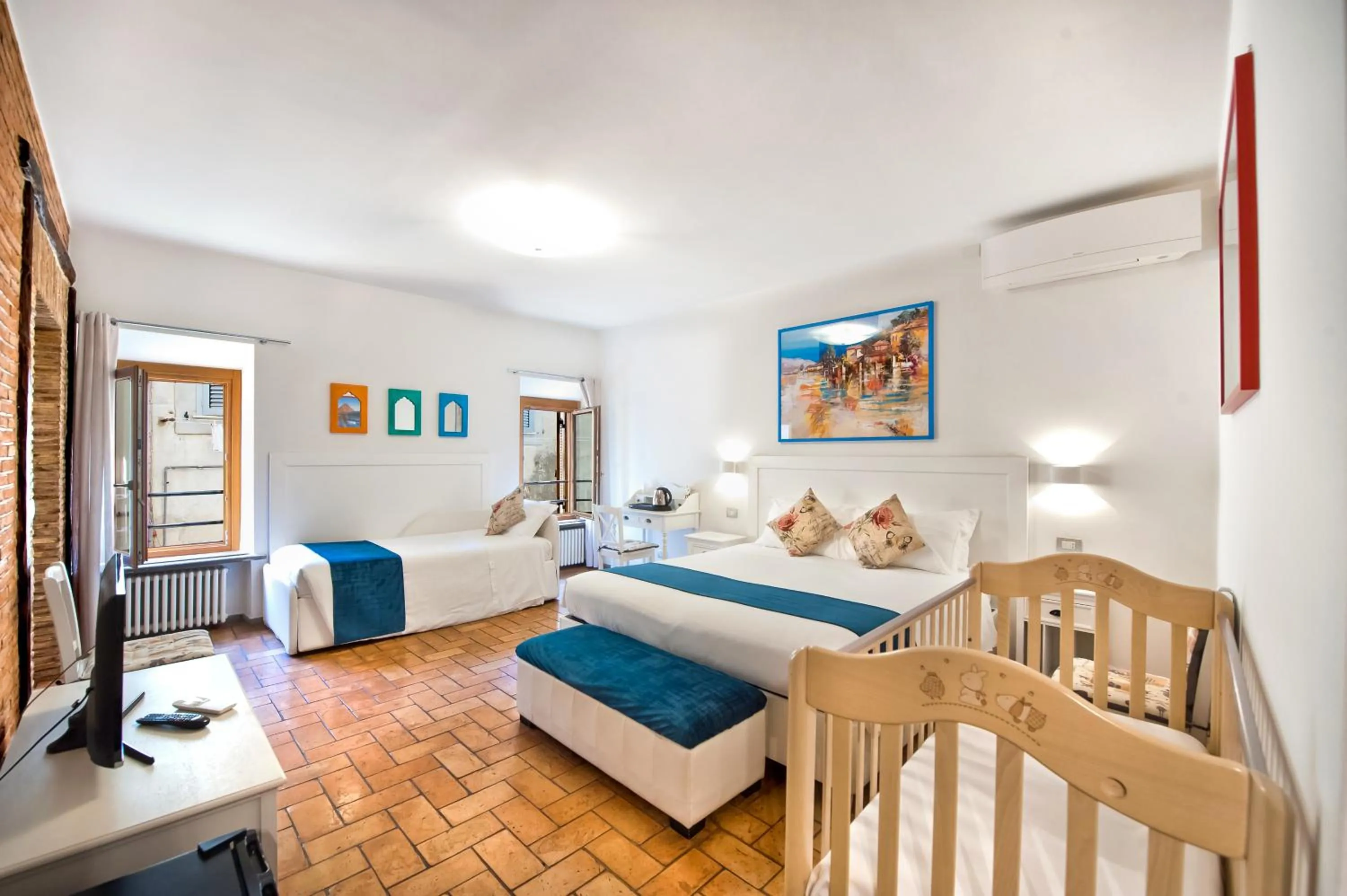 Bed in Atlantis Inn Castelgandolfo