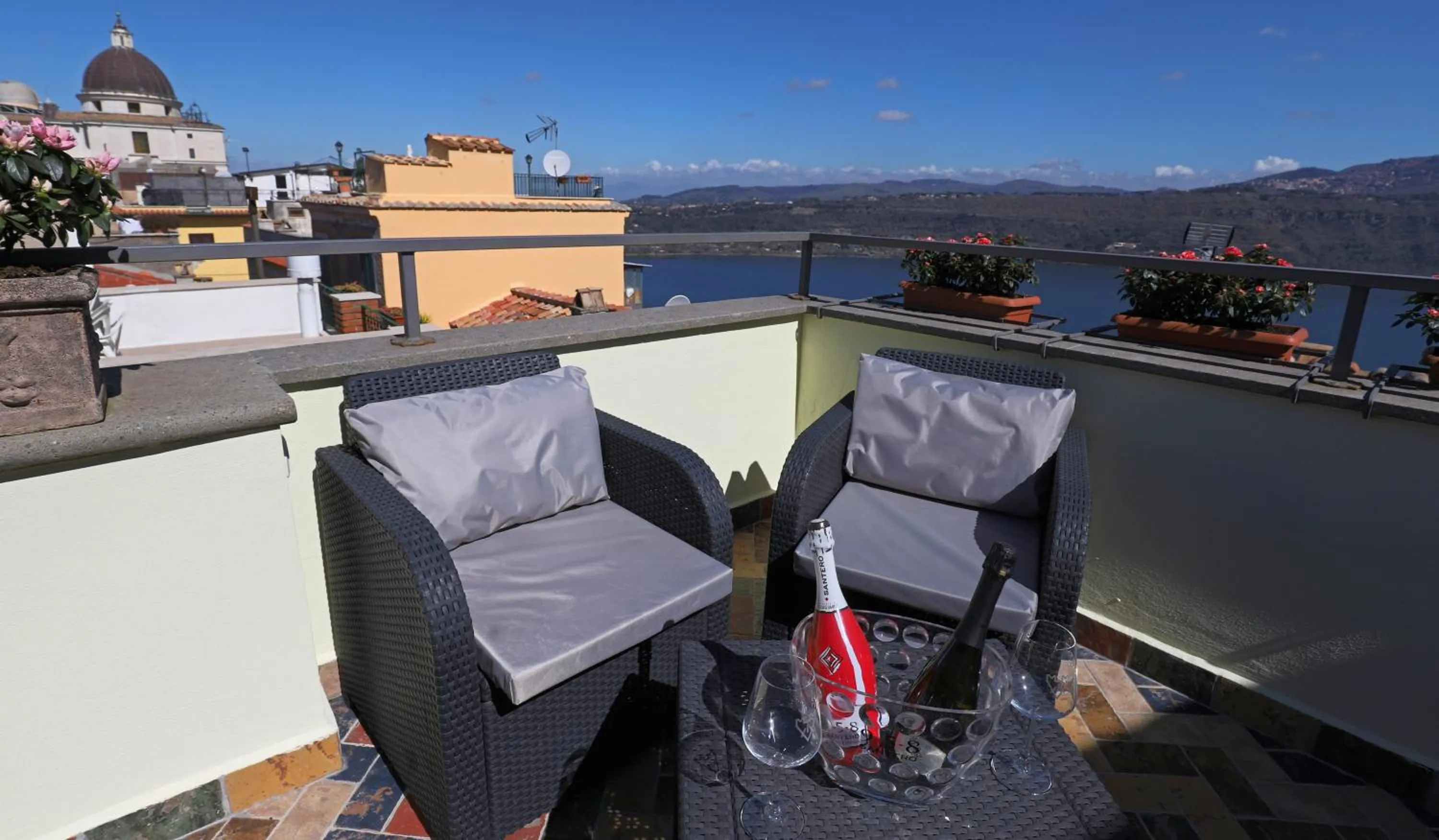Balcony/Terrace in Atlantis Inn Castelgandolfo