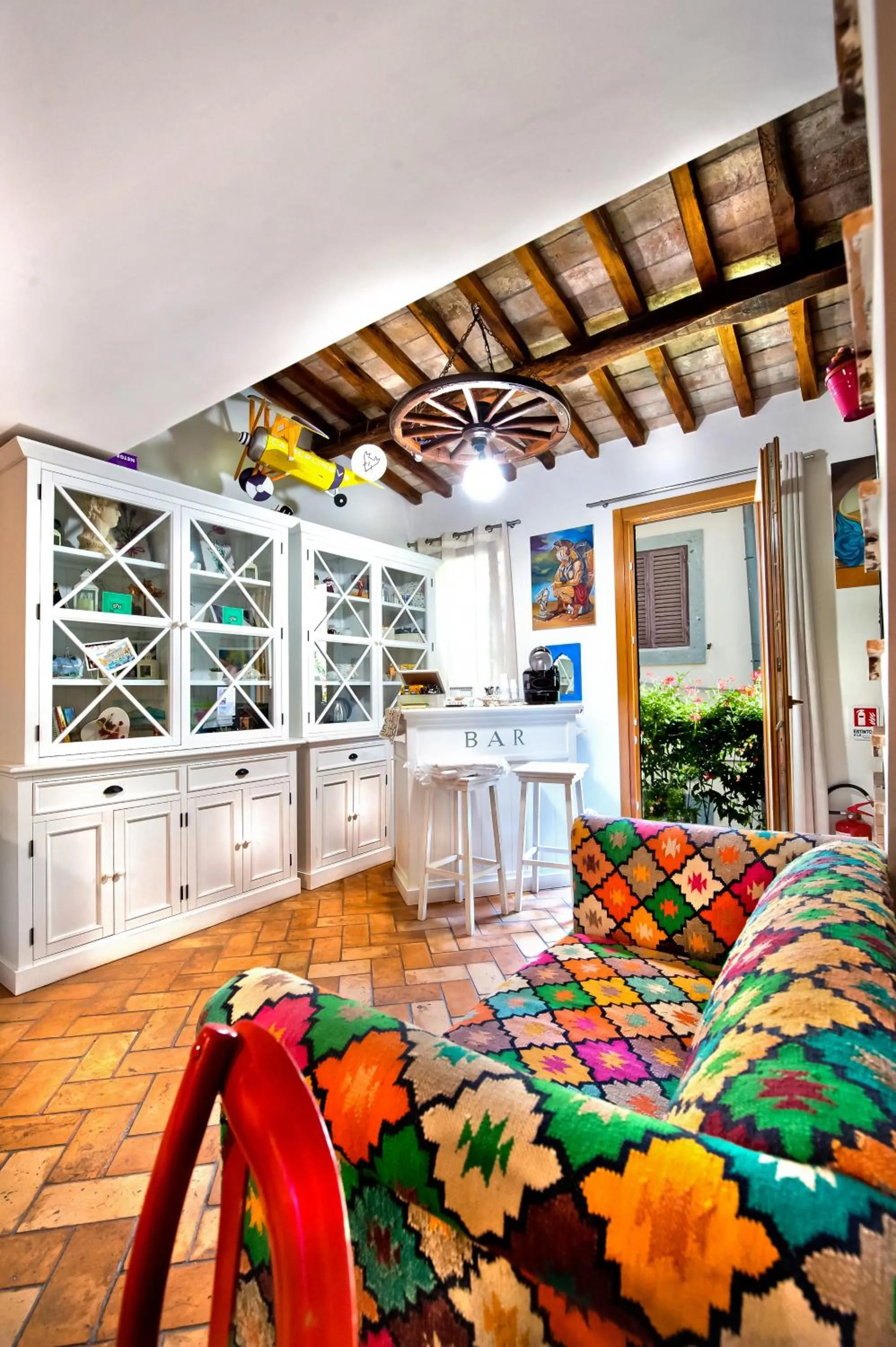 Communal lounge/ TV room in Atlantis Inn Castelgandolfo