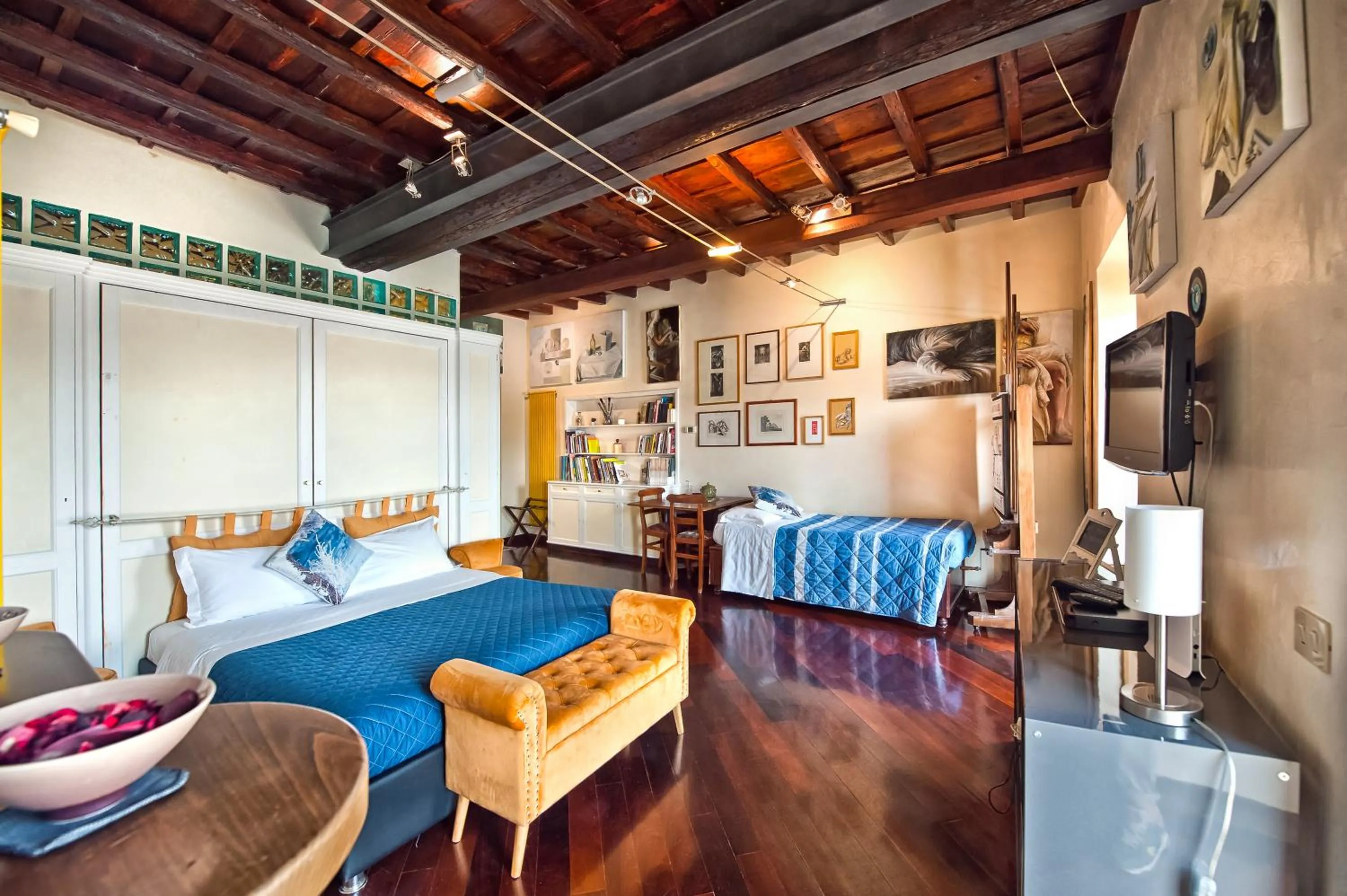 Bed in Atlantis Inn Castelgandolfo