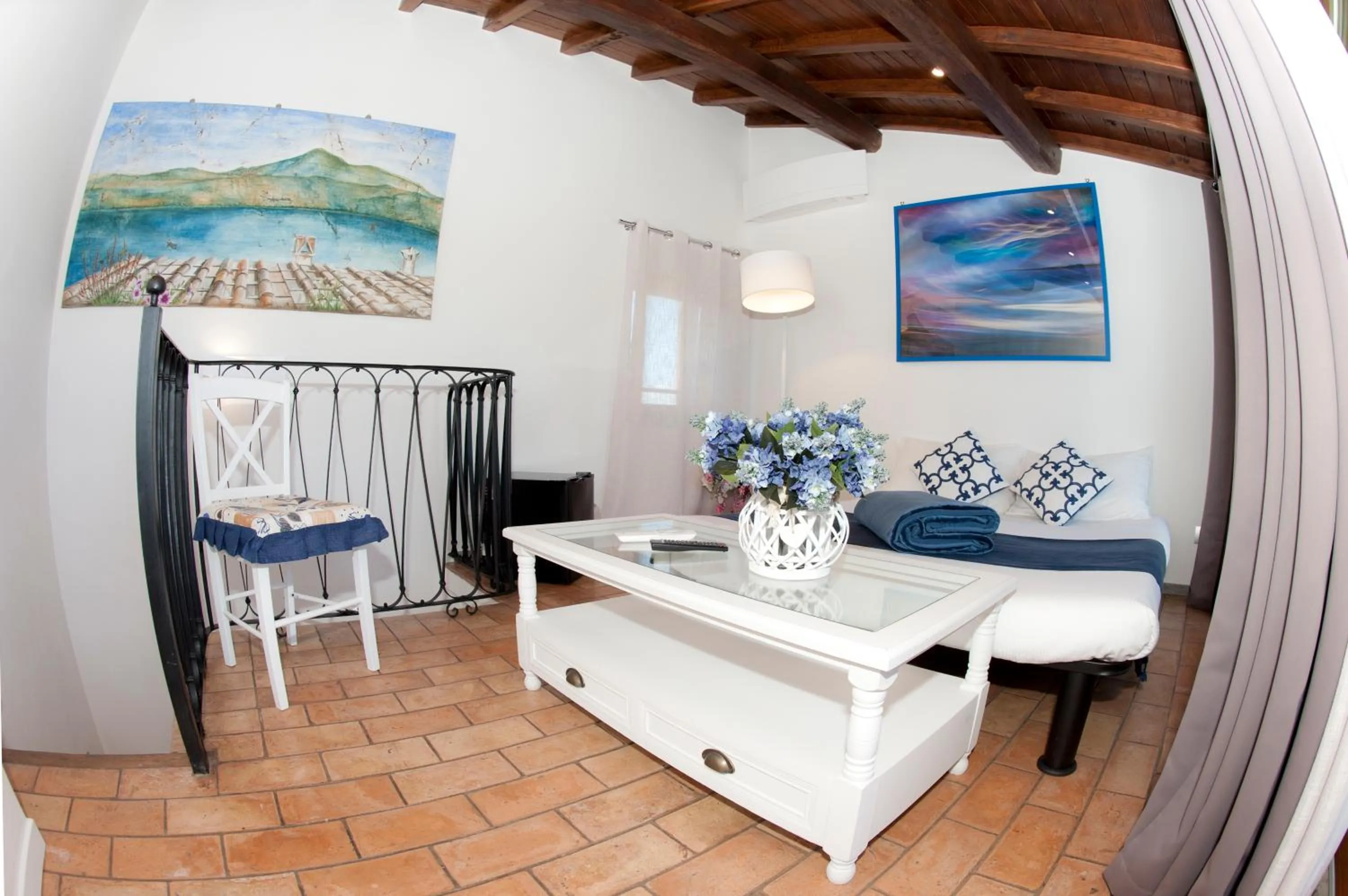 Bed in Atlantis Inn Castelgandolfo