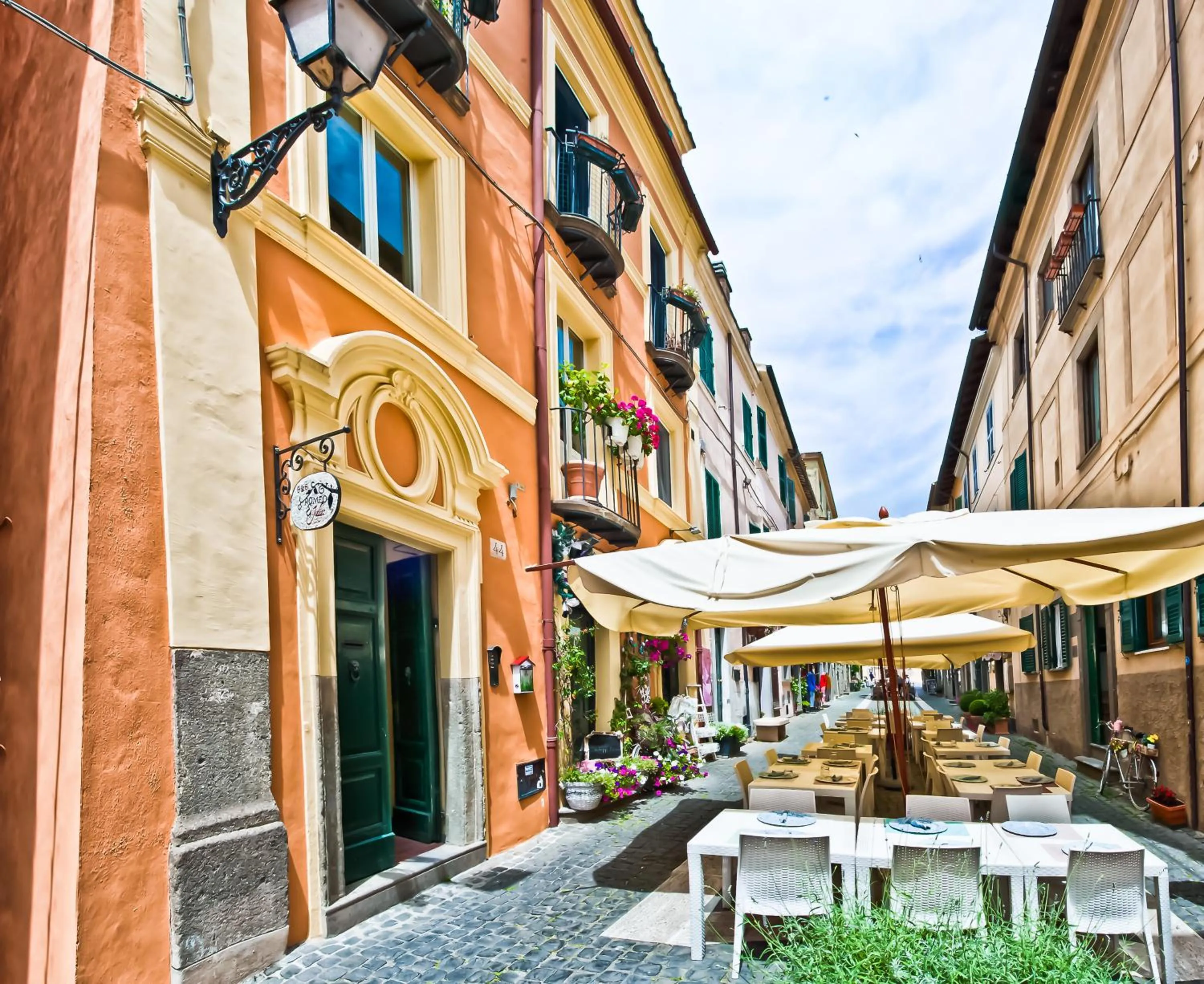 Restaurant/places to eat in Atlantis Inn Castelgandolfo