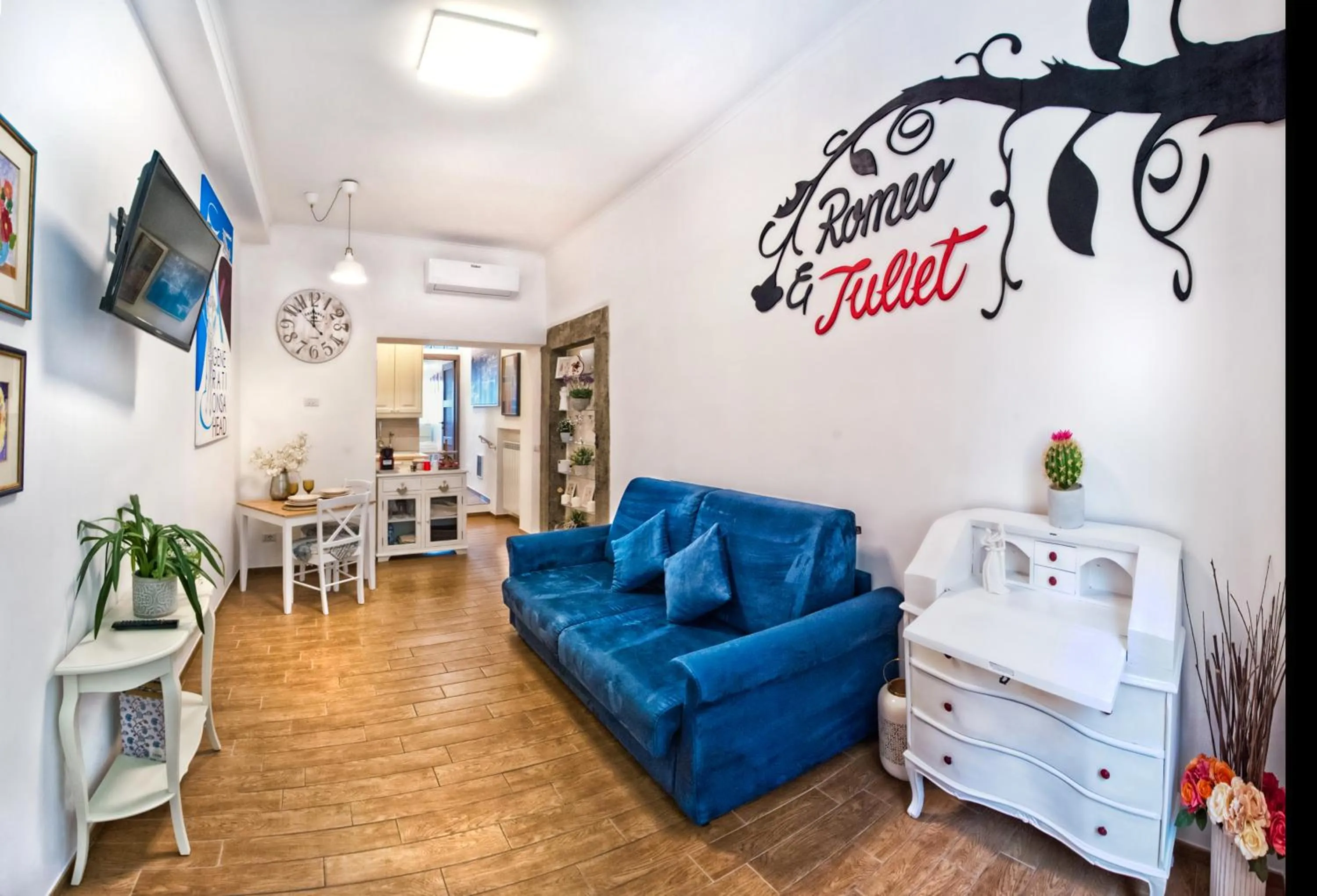 Bed in Atlantis Inn Castelgandolfo