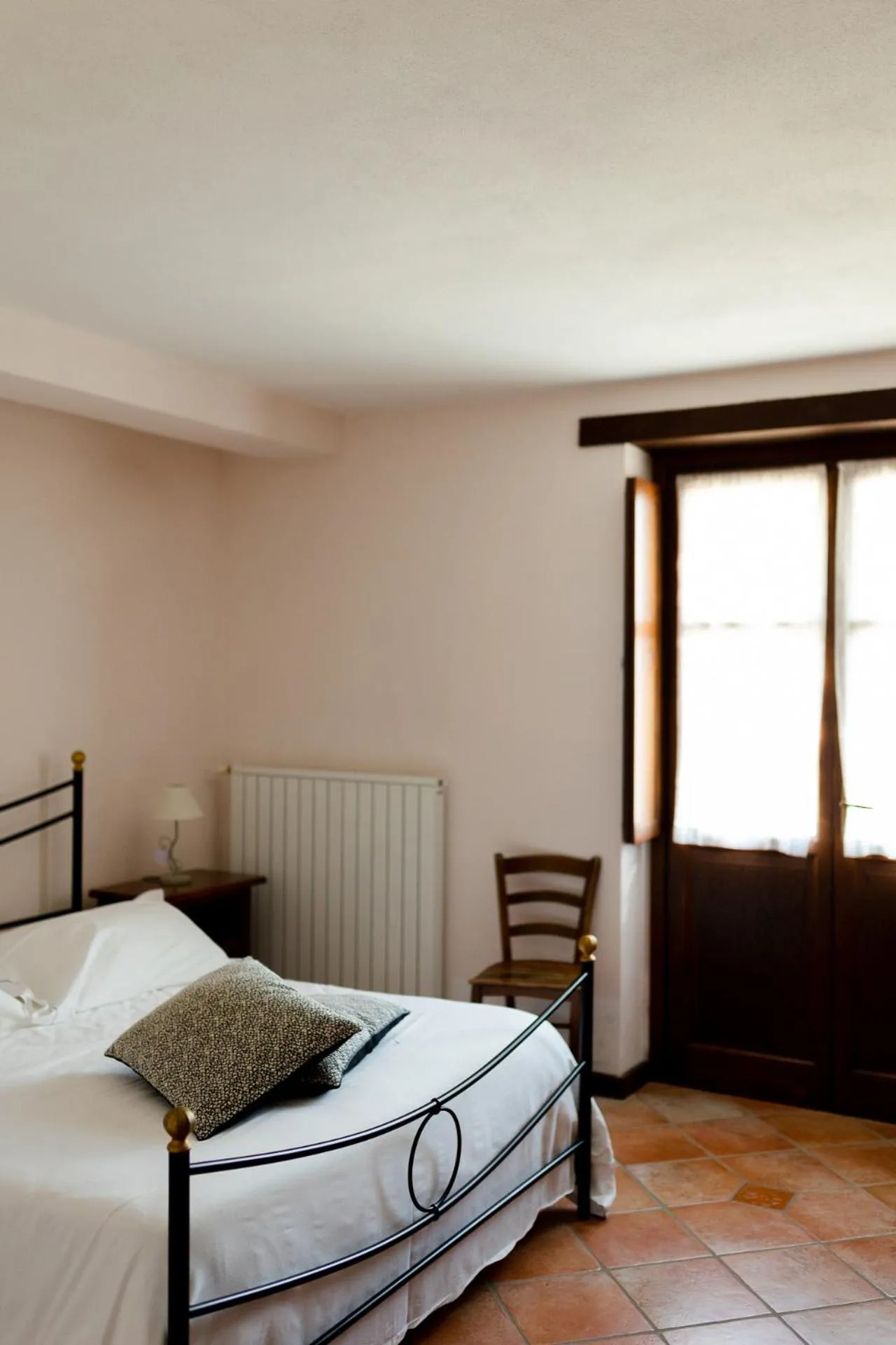 King Room with Roll-In Shower - Disability Access in Radice Verde