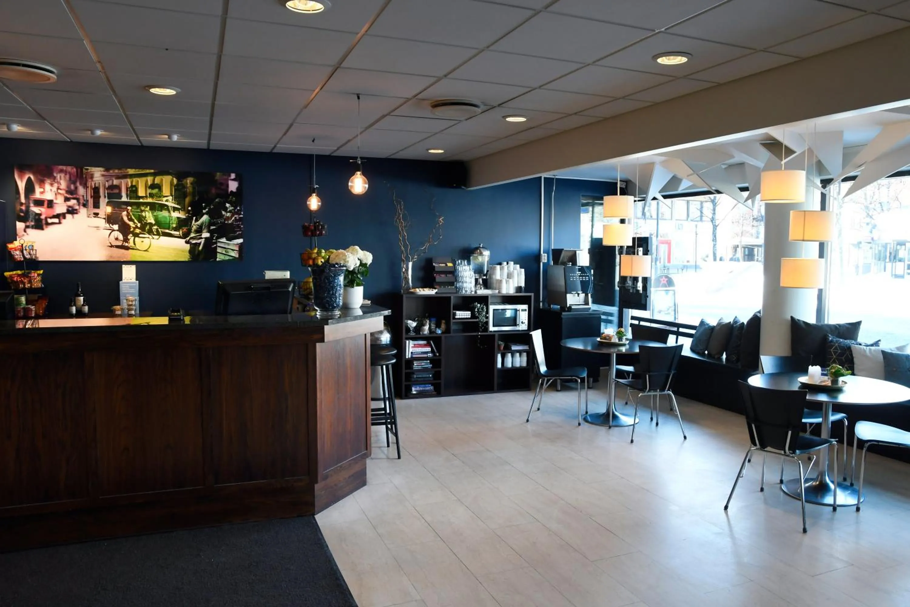 Communal lounge/ TV room in Best Western Malmia Hotel