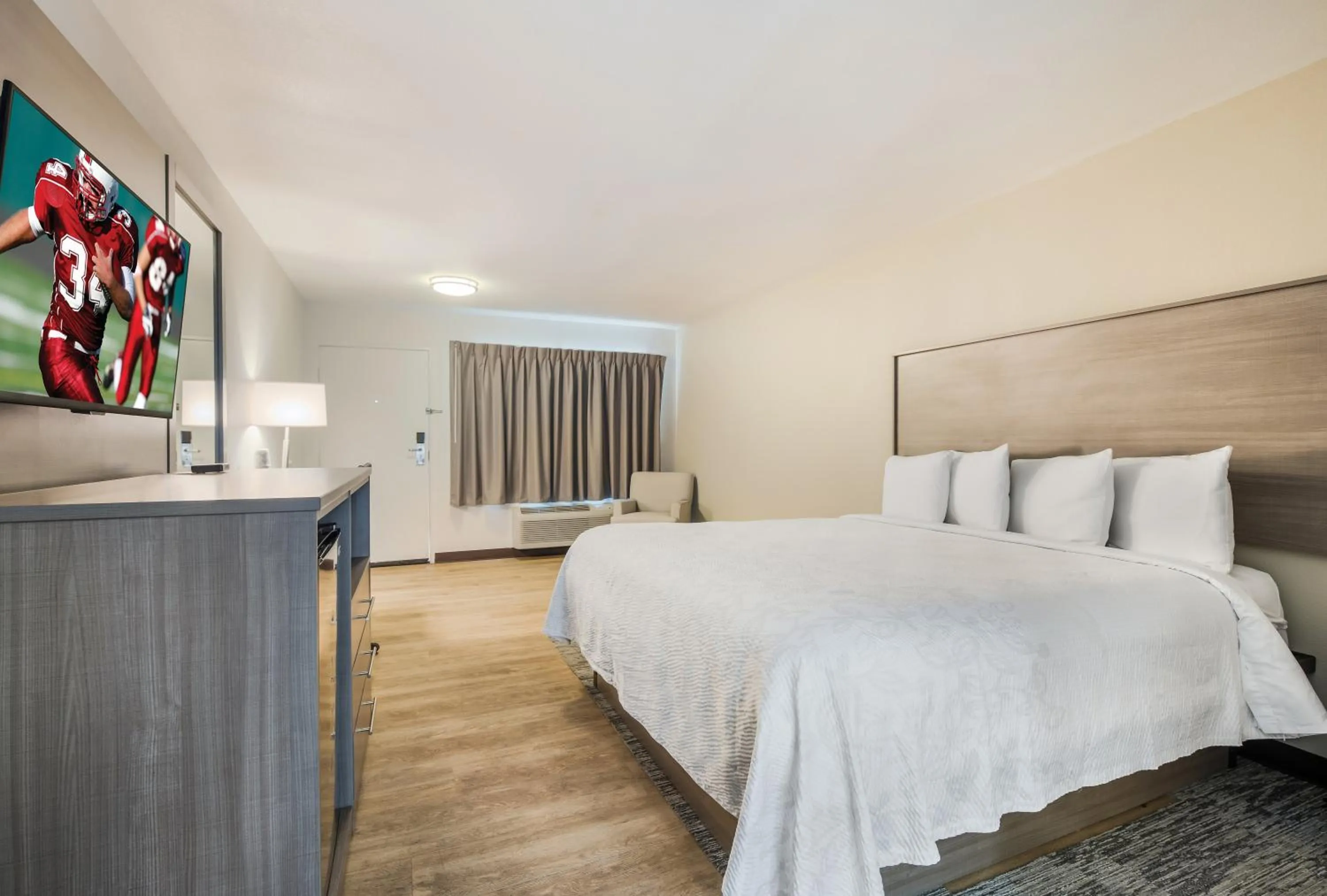 Photo of the whole room, Bed in Days Inn by Wyndham Chula Vista-San Diego