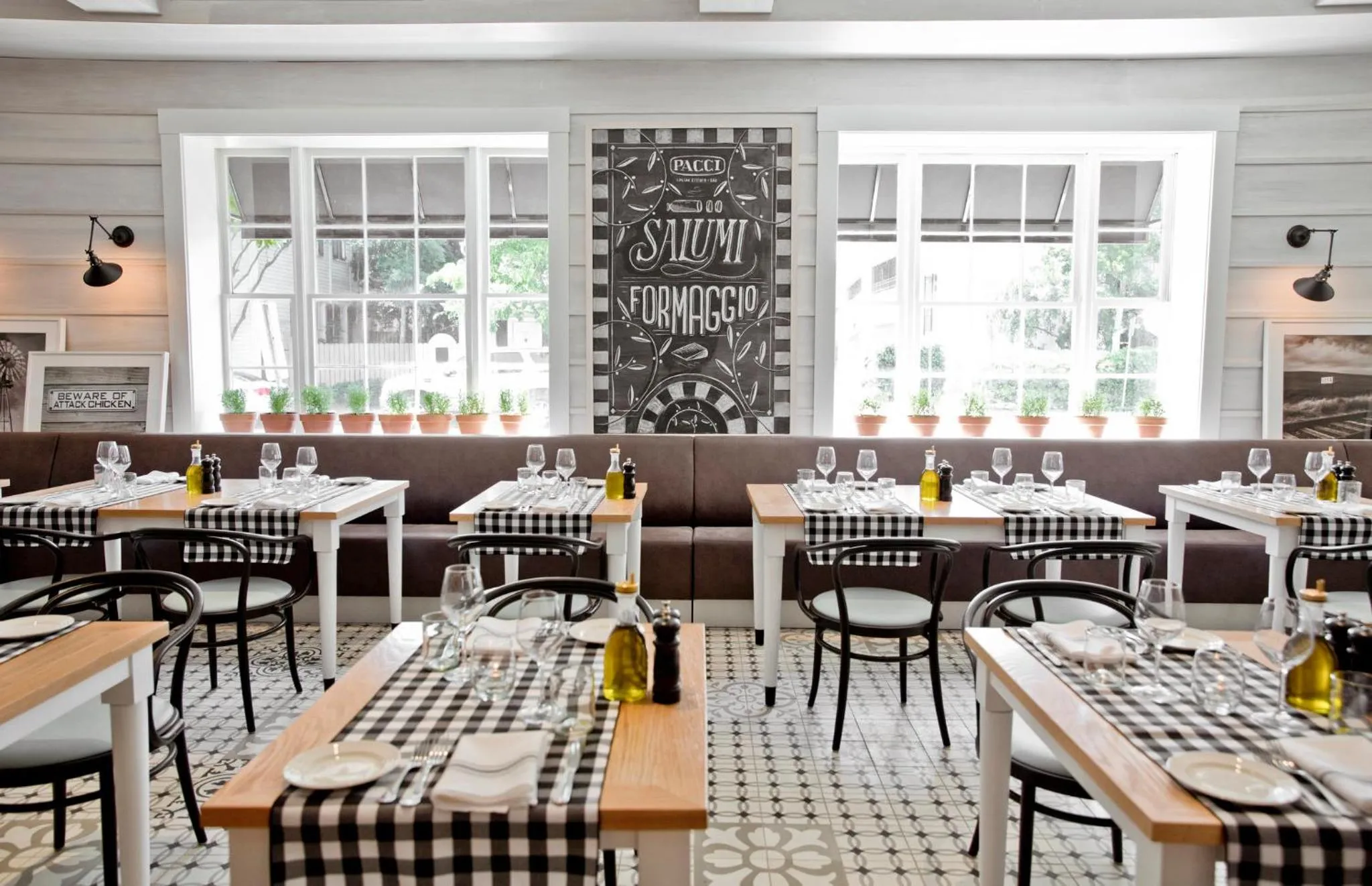 Restaurant/places to eat in Kimpton Brice Hotel by IHG