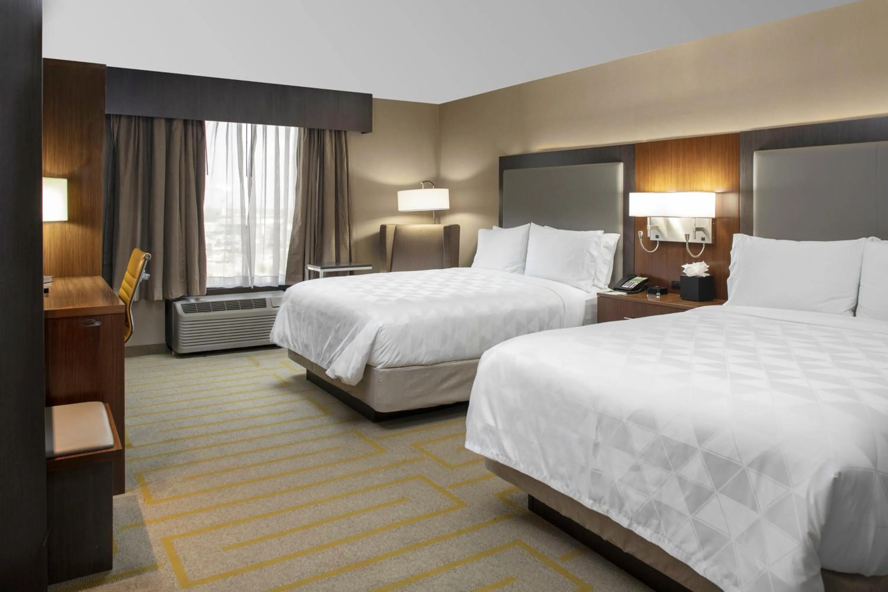Photo of the whole room, Bed in Holiday Inn Chicago SW-Countryside ConfCtr by IHG