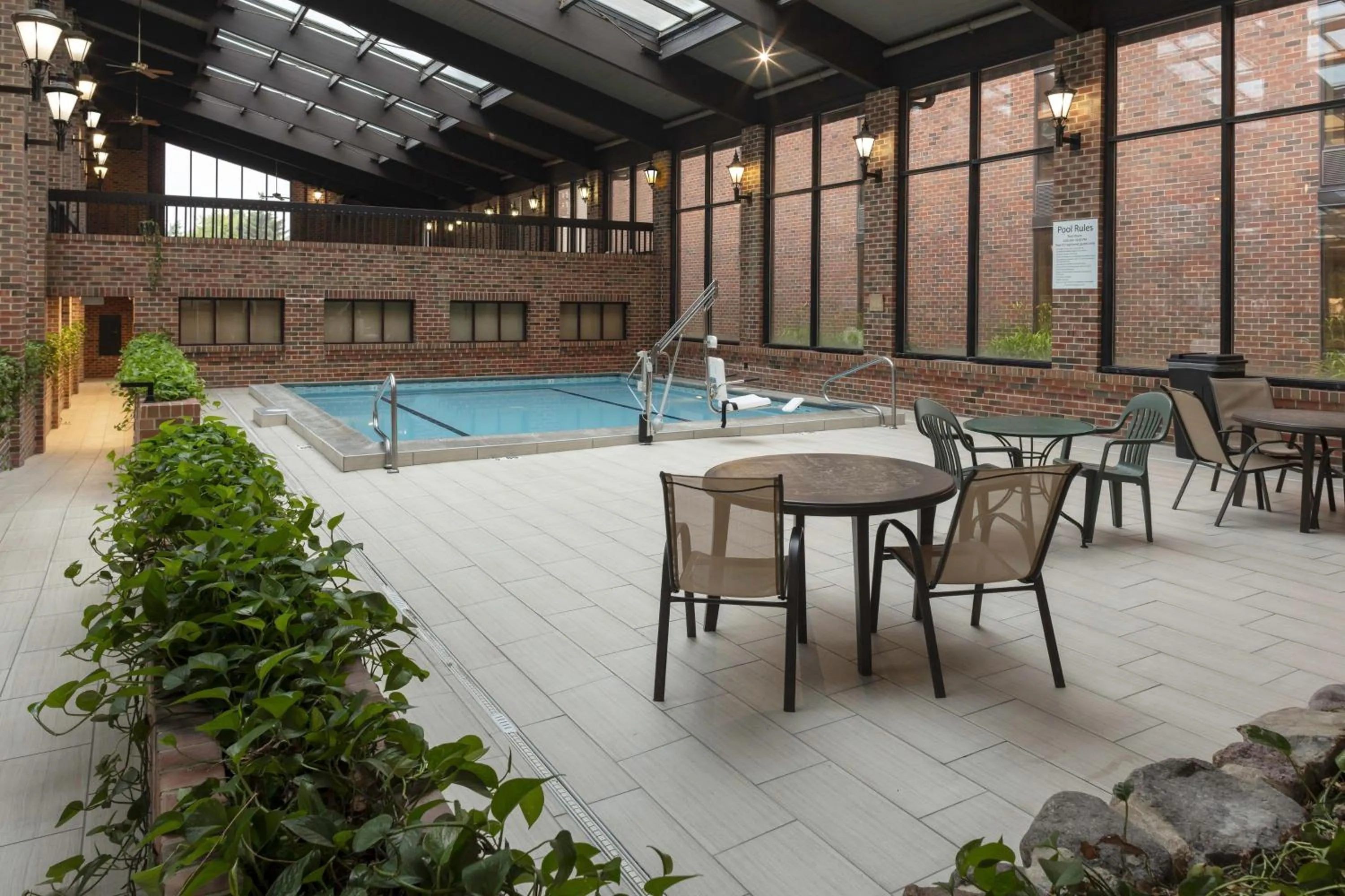 Area and facilities in Holiday Inn Chicago SW-Countryside ConfCtr by IHG