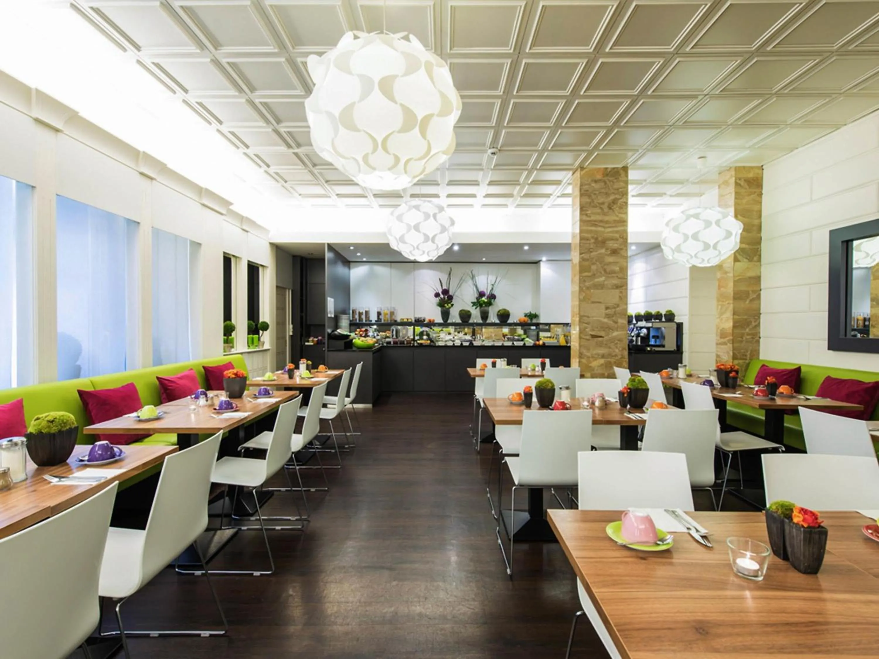 Lounge or bar in Ibis Styles Frankfurt City