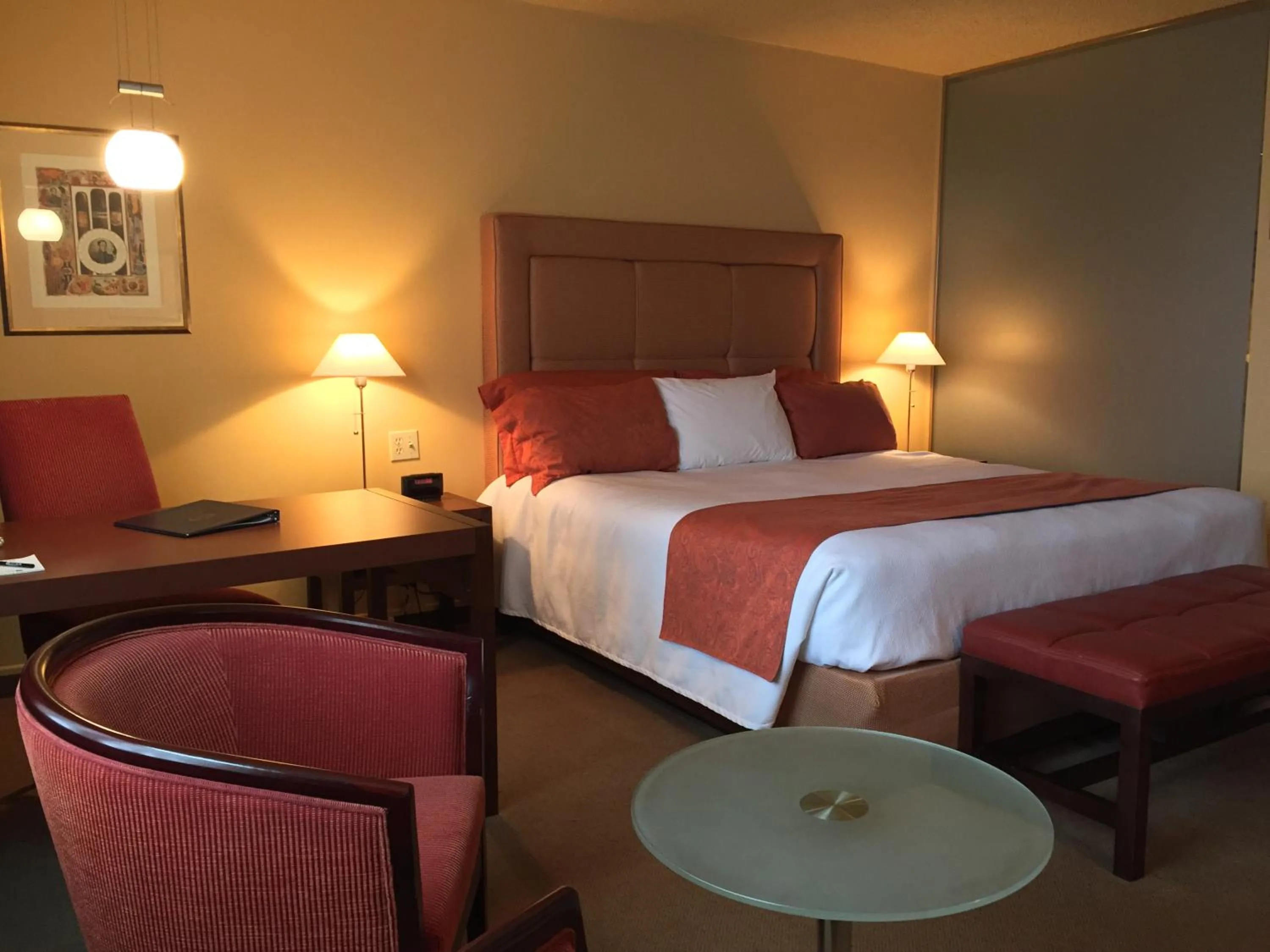 Bedroom, Bed in Hôtel Mingan