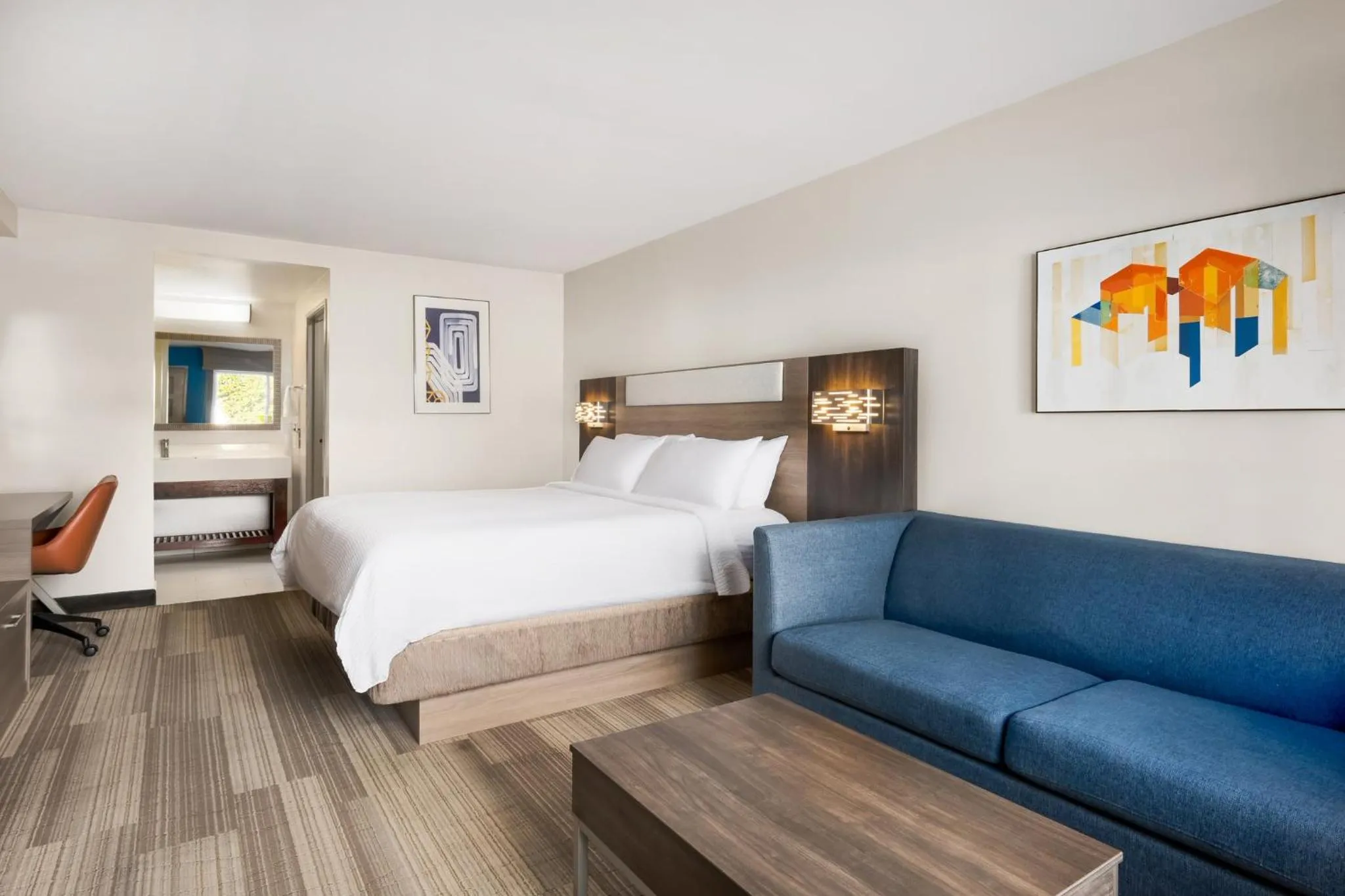 Photo of the whole room, Bed in Holiday Inn Express Simi Valley by IHG