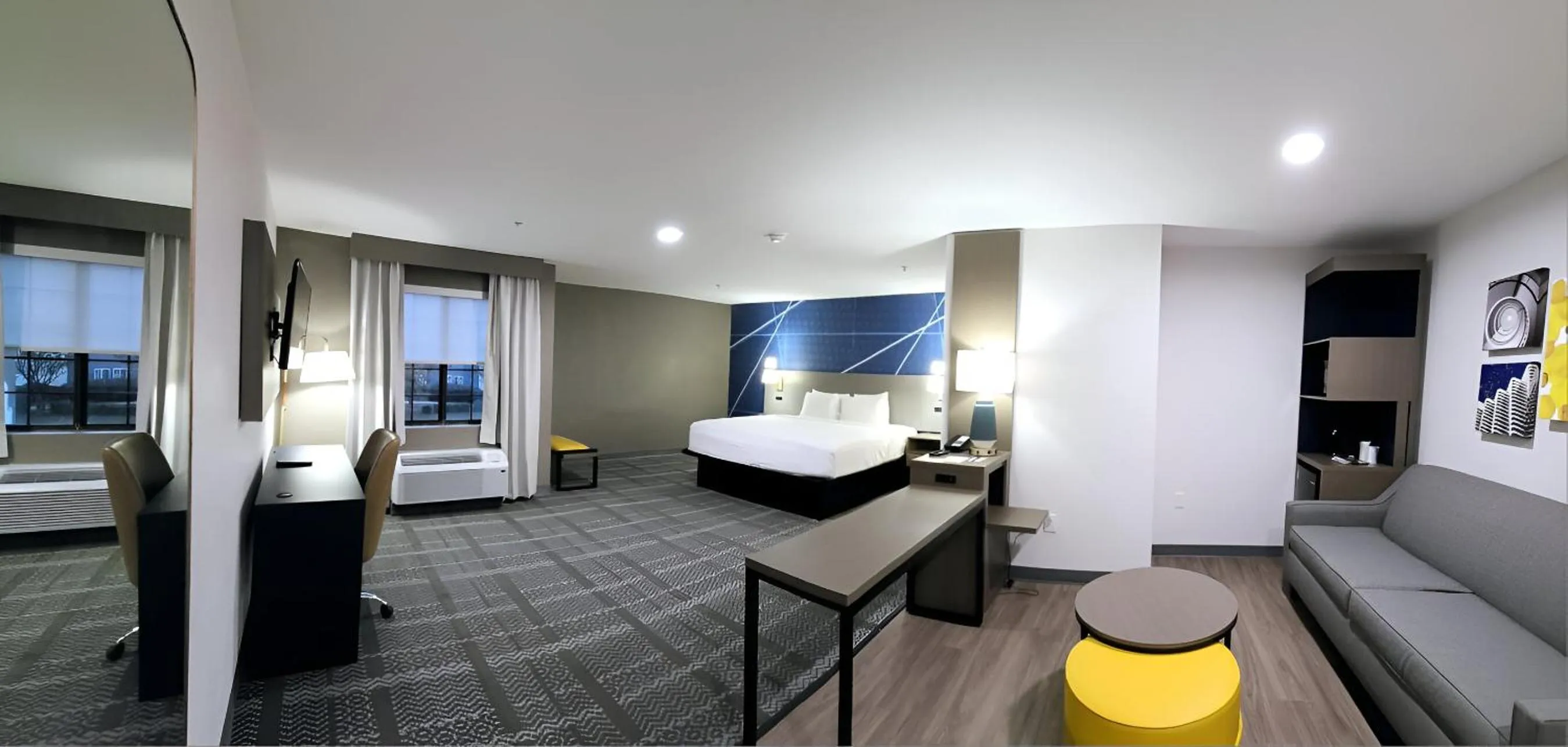 King Suite Upgrade - Accessible/Non-Smoking in Comfort Inn & Suites Savannah Airport