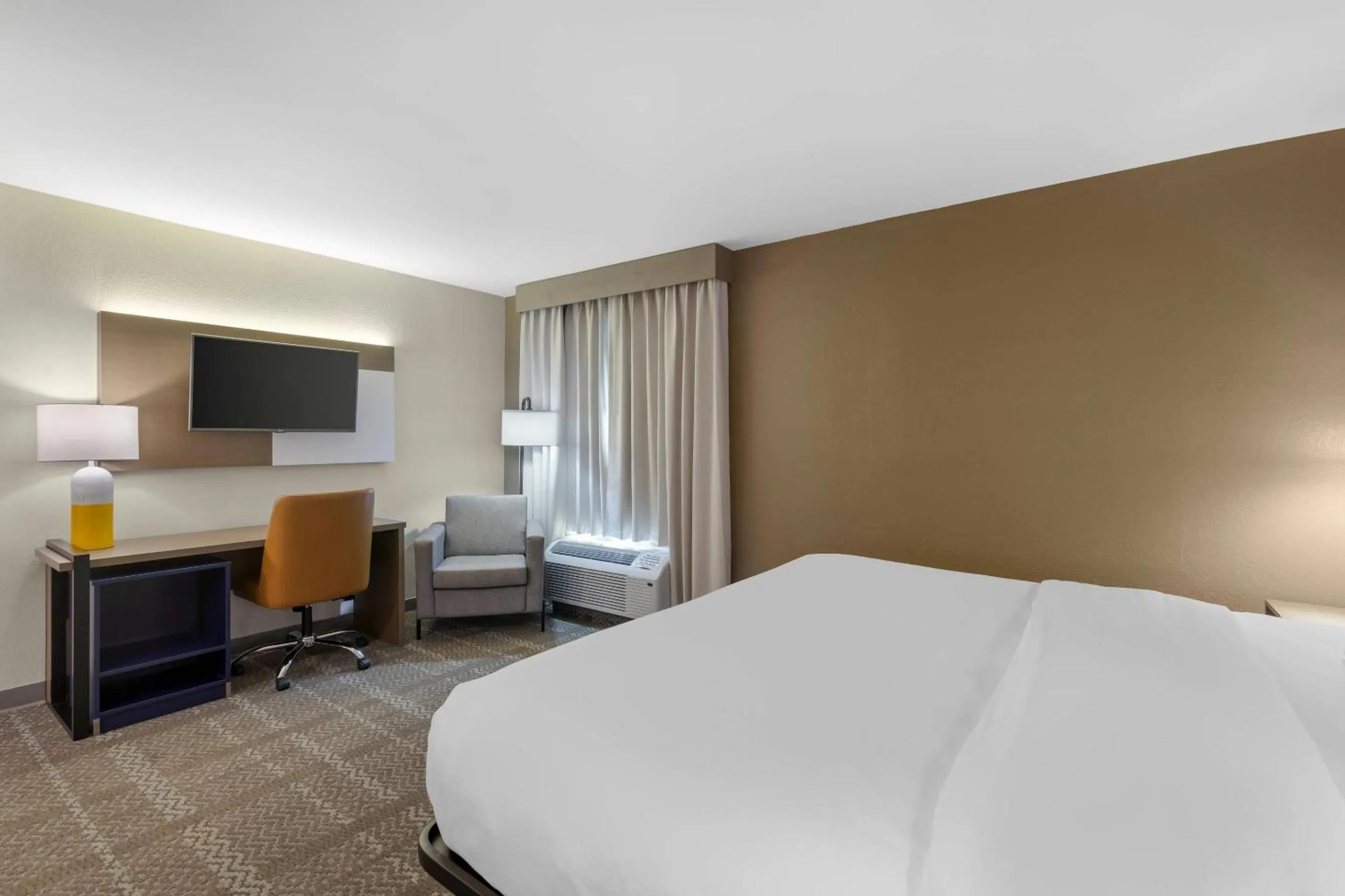 Bedroom, Bed in Comfort Inn & Suites Savannah Airport
