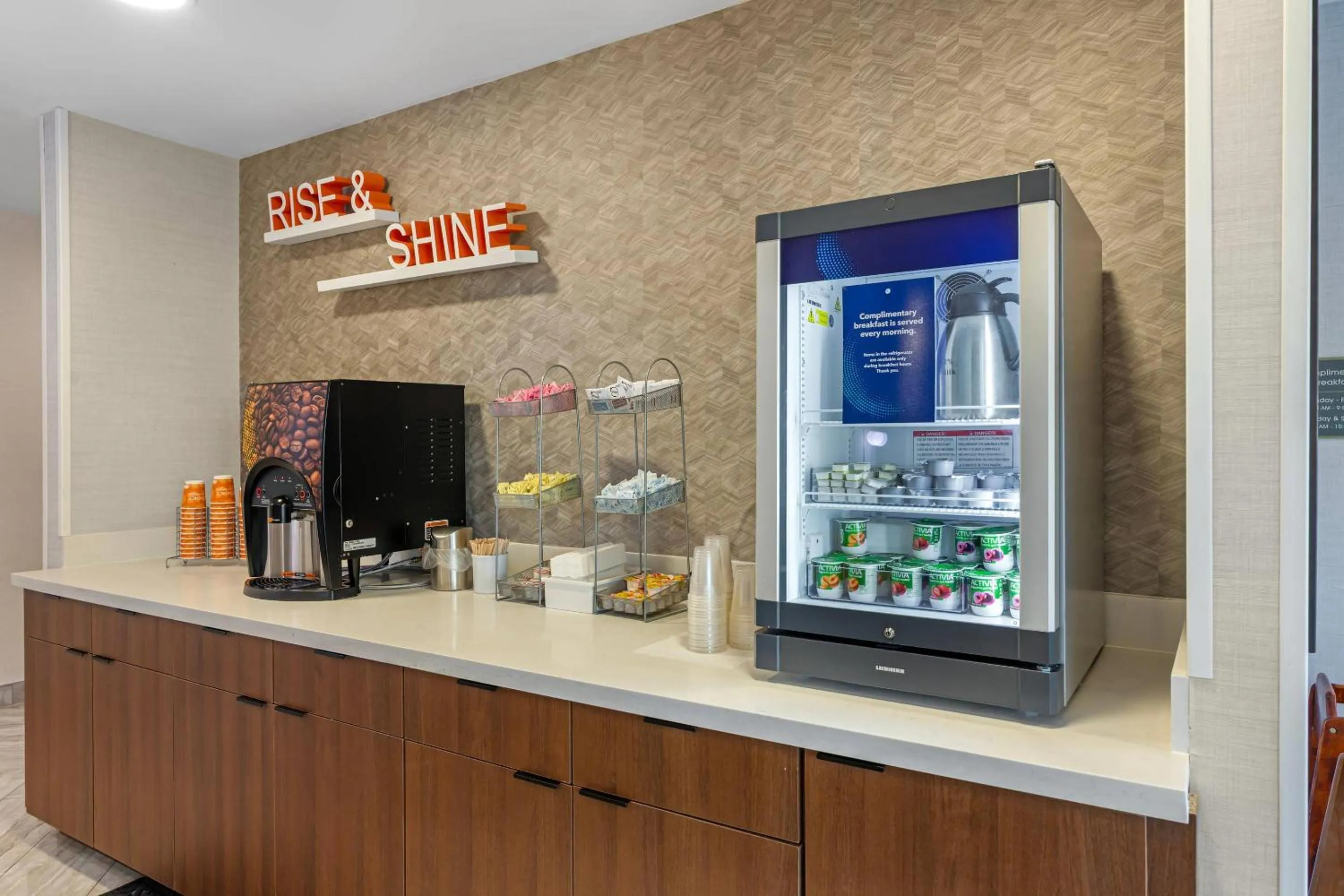 Breakfast in Comfort Inn & Suites Savannah Airport