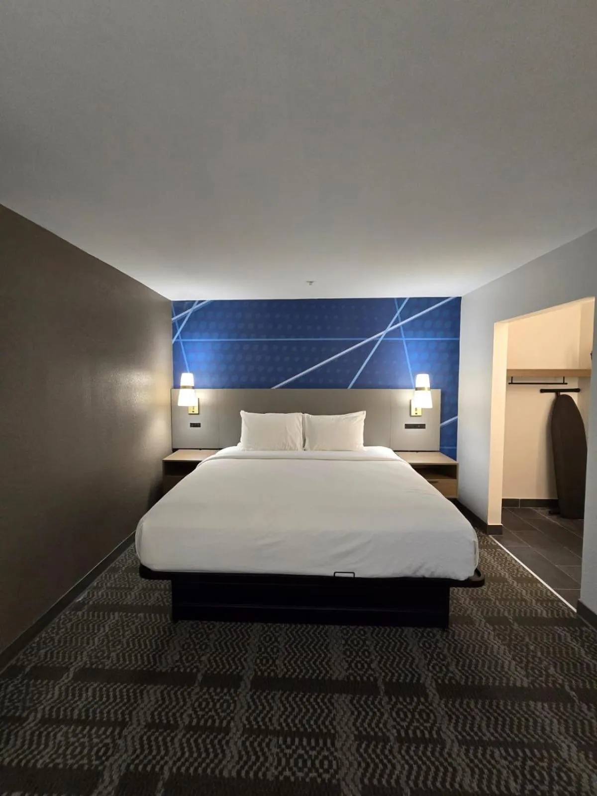 King Room - Non-Smoking in Comfort Inn & Suites Savannah Airport