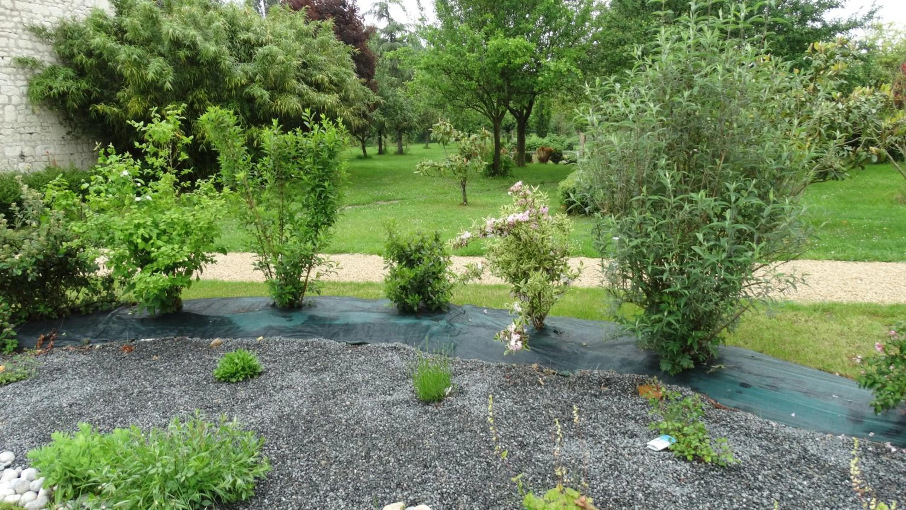Garden view in Moulin de reigner