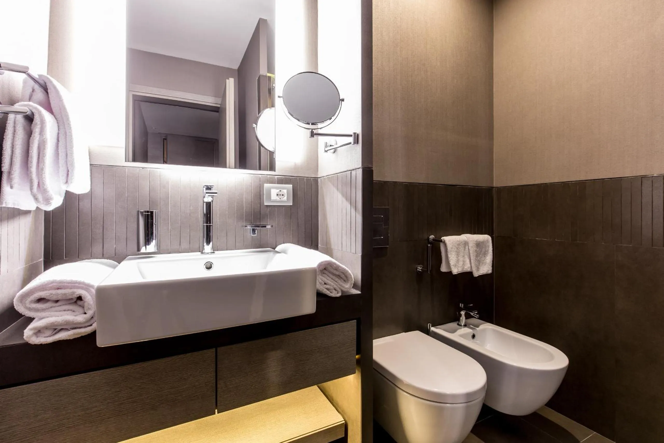 Bathroom in Orazio Palace Hotel