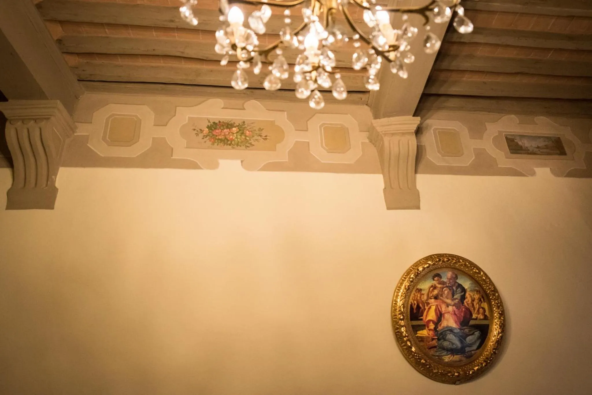 Decorative detail in All'ombra della Torre only Rooms