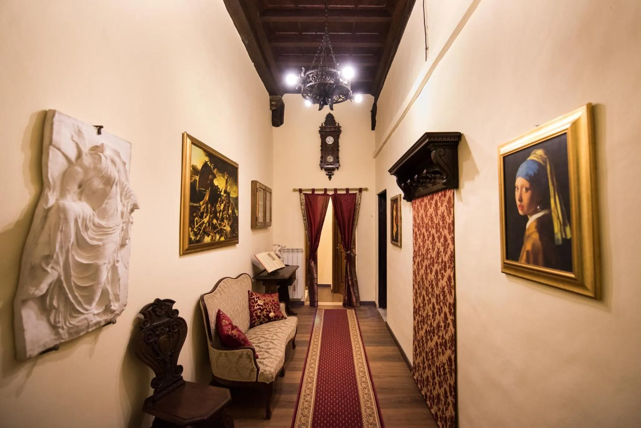 Lobby or reception in All'ombra della Torre only Rooms