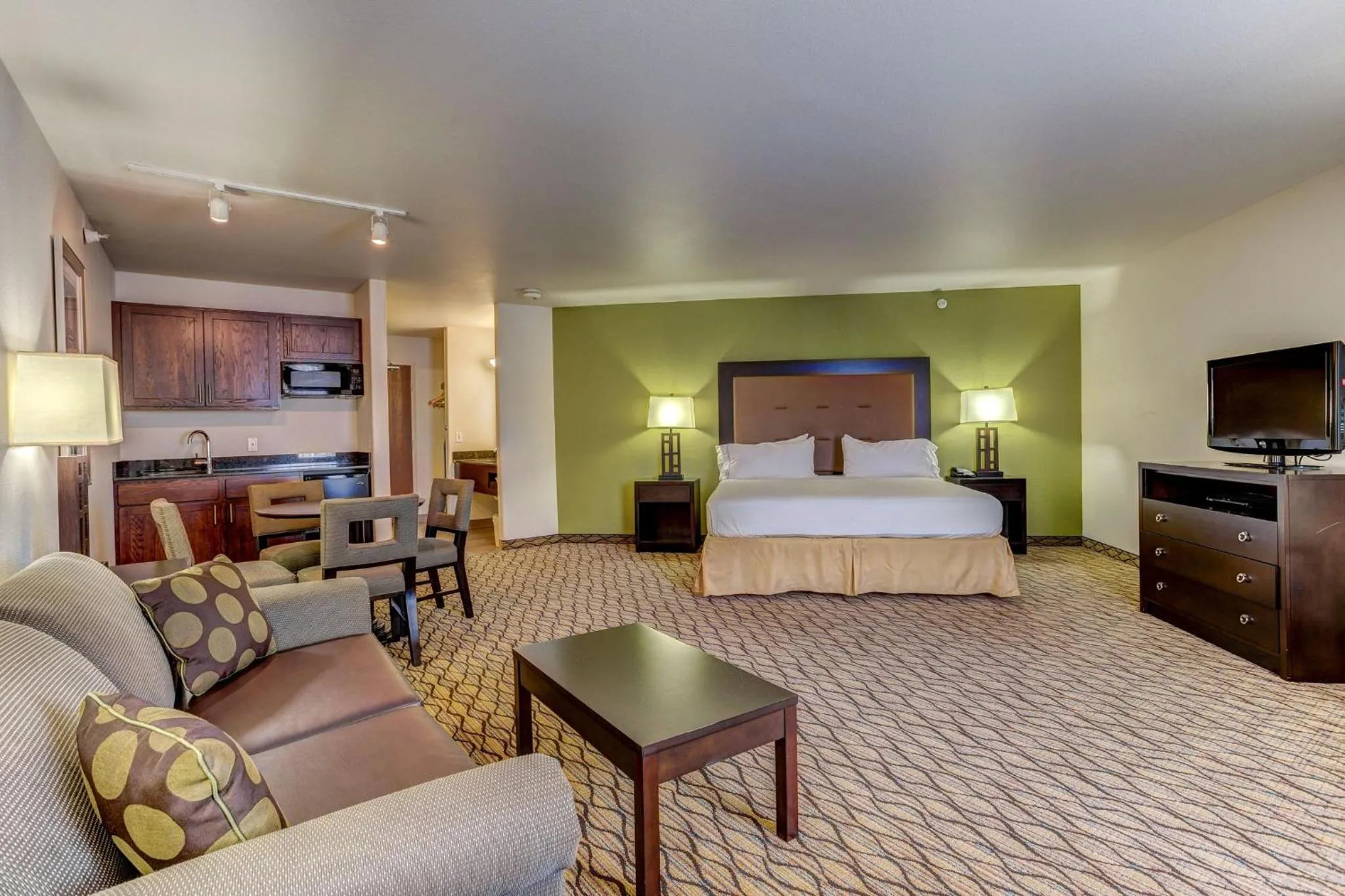 Photo of the whole room, Bed in Holiday Inn Express Hotel & Suites Montrose - Black Canyon Area by IHG
