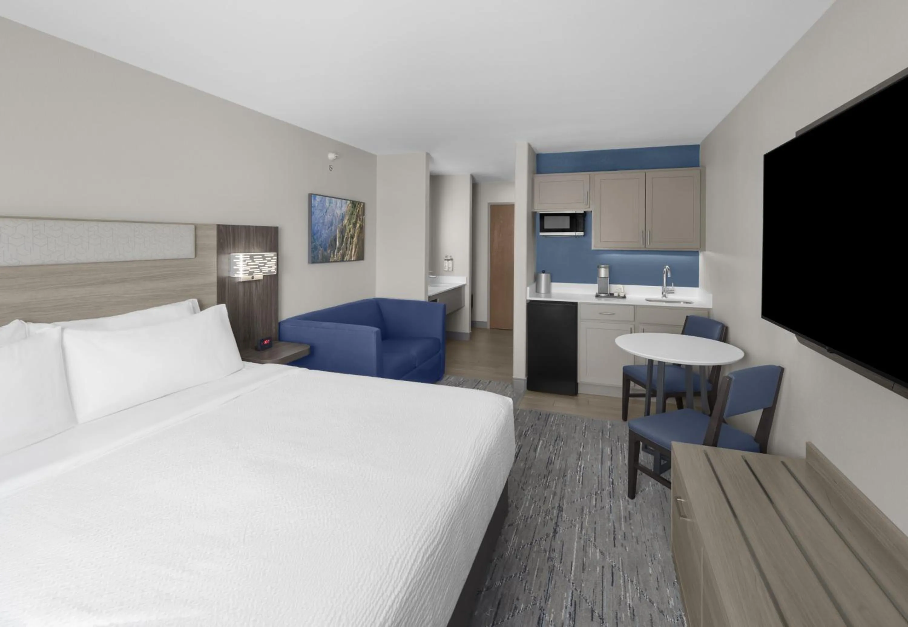 Photo of the whole room, Bed in Holiday Inn Express Hotel & Suites Montrose - Black Canyon Area by IHG