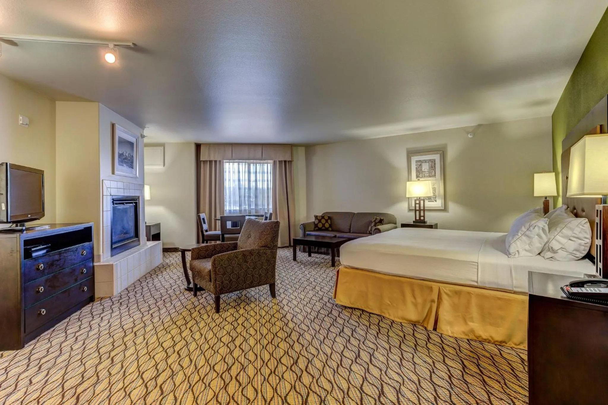 Photo of the whole room, Bed in Holiday Inn Express Hotel & Suites Montrose - Black Canyon Area by IHG