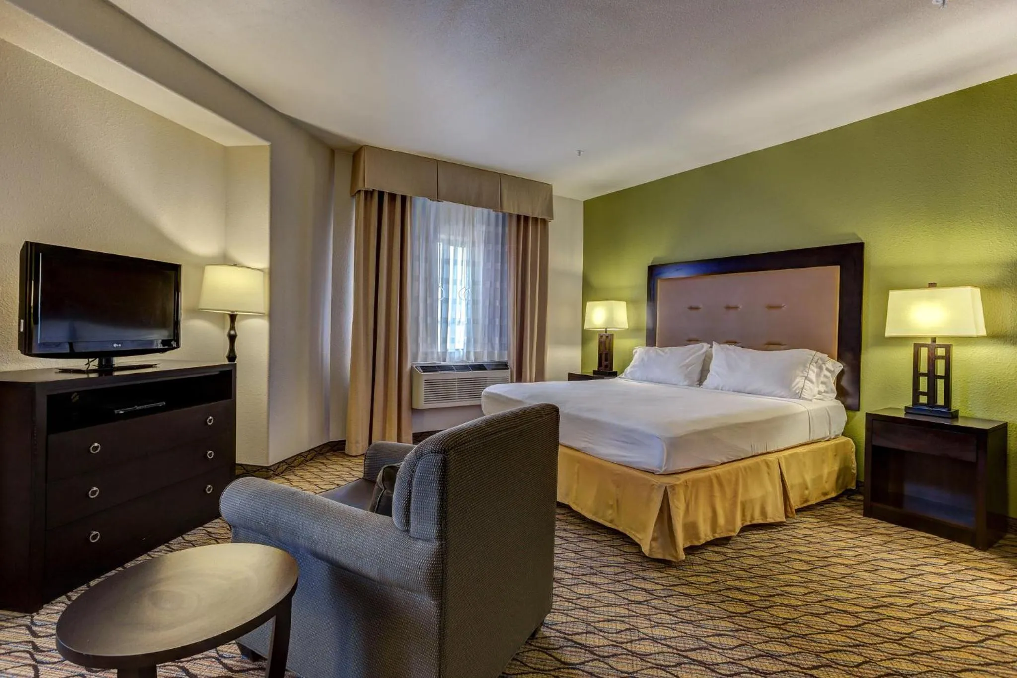 Photo of the whole room, Bed in Holiday Inn Express Hotel & Suites Montrose - Black Canyon Area by IHG