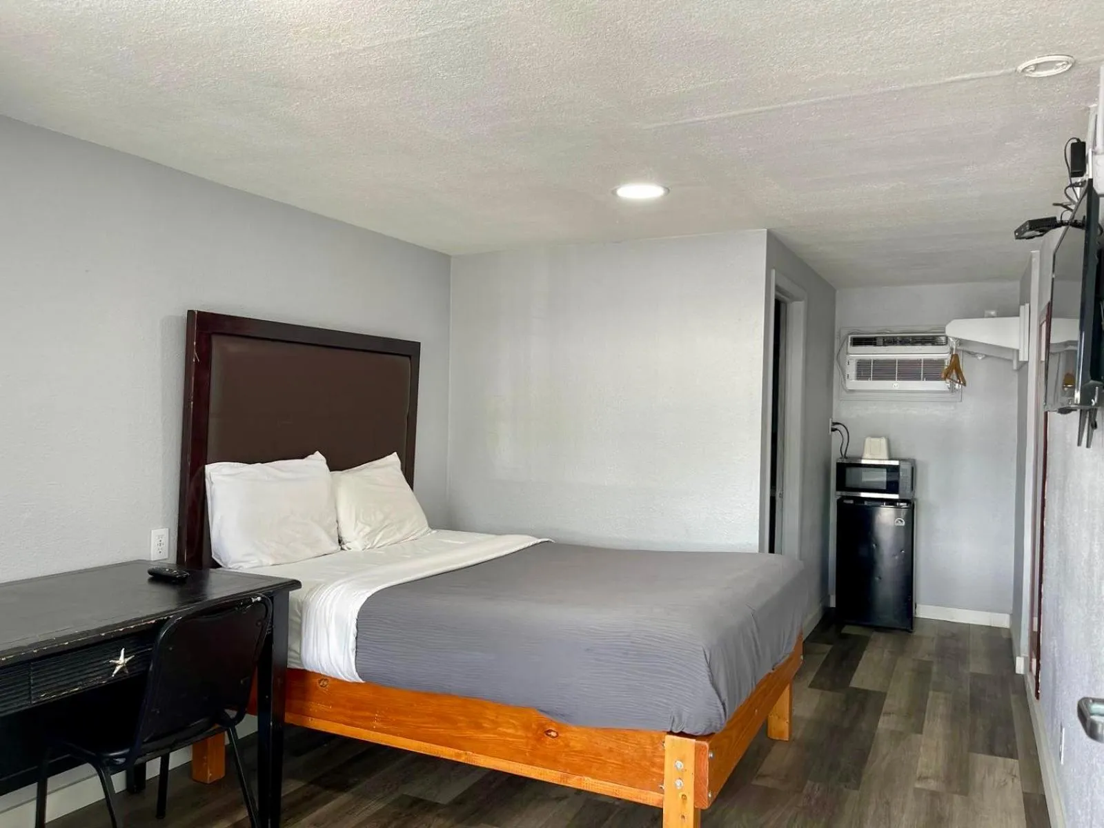 Bed in The L Motel Downtown/NAU Conference Center