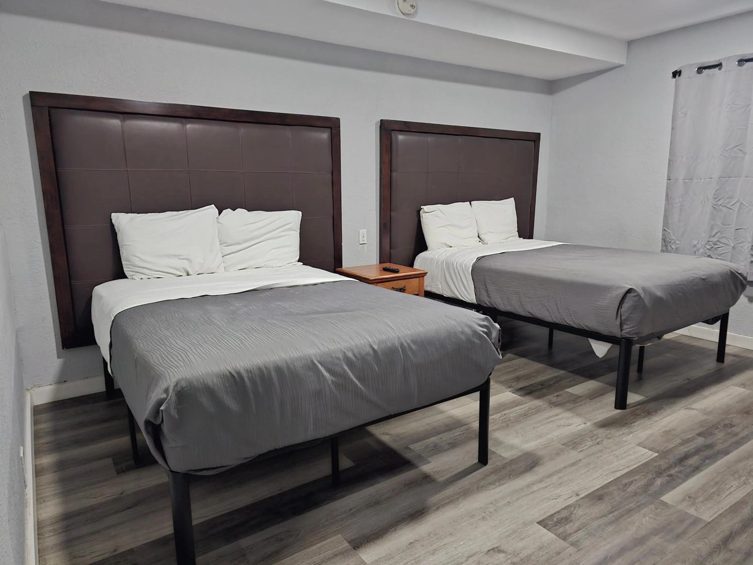 Bed in The L Motel Downtown/NAU Conference Center