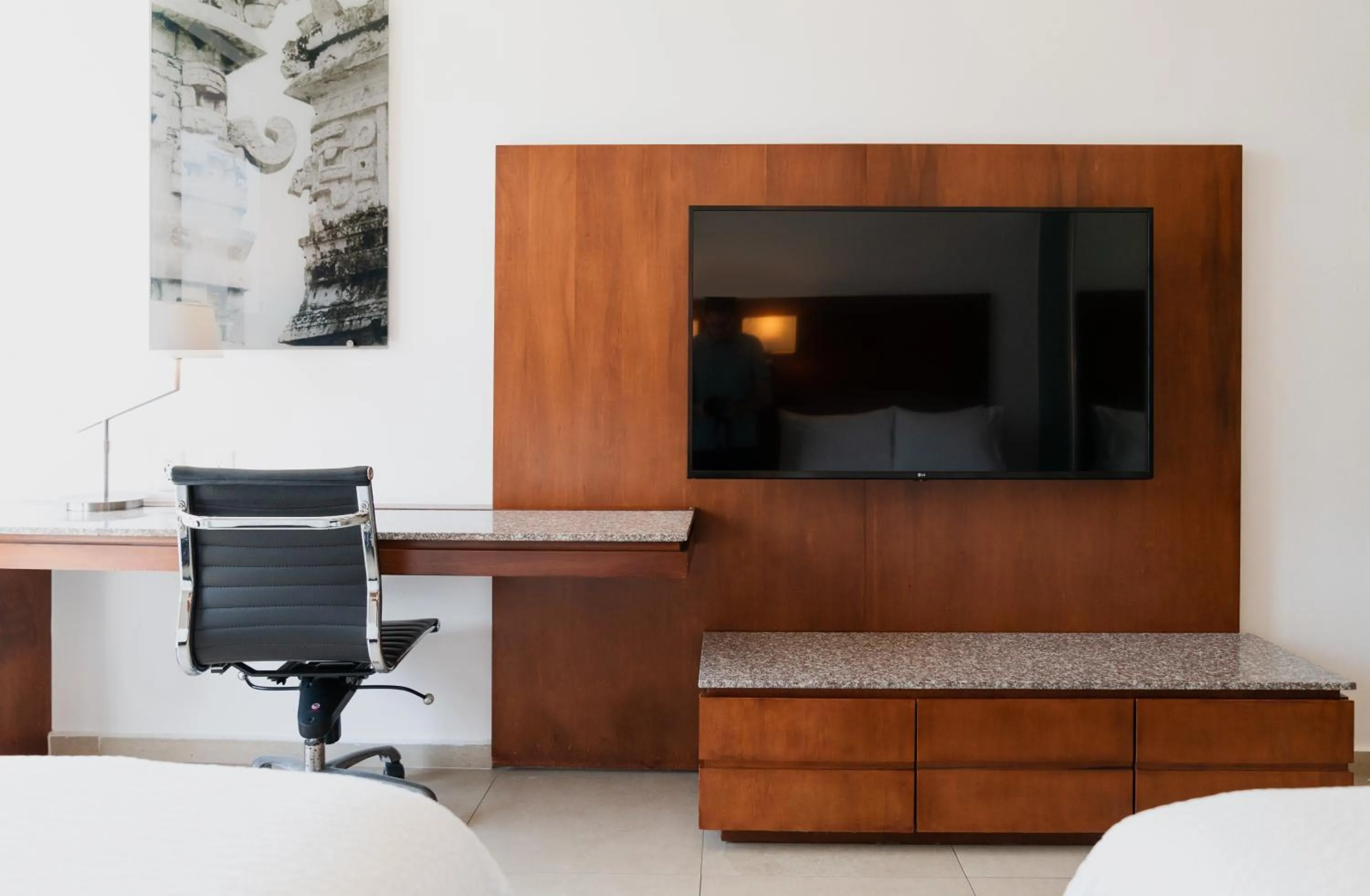 TV and multimedia in Fiesta Inn Playa del Carmen